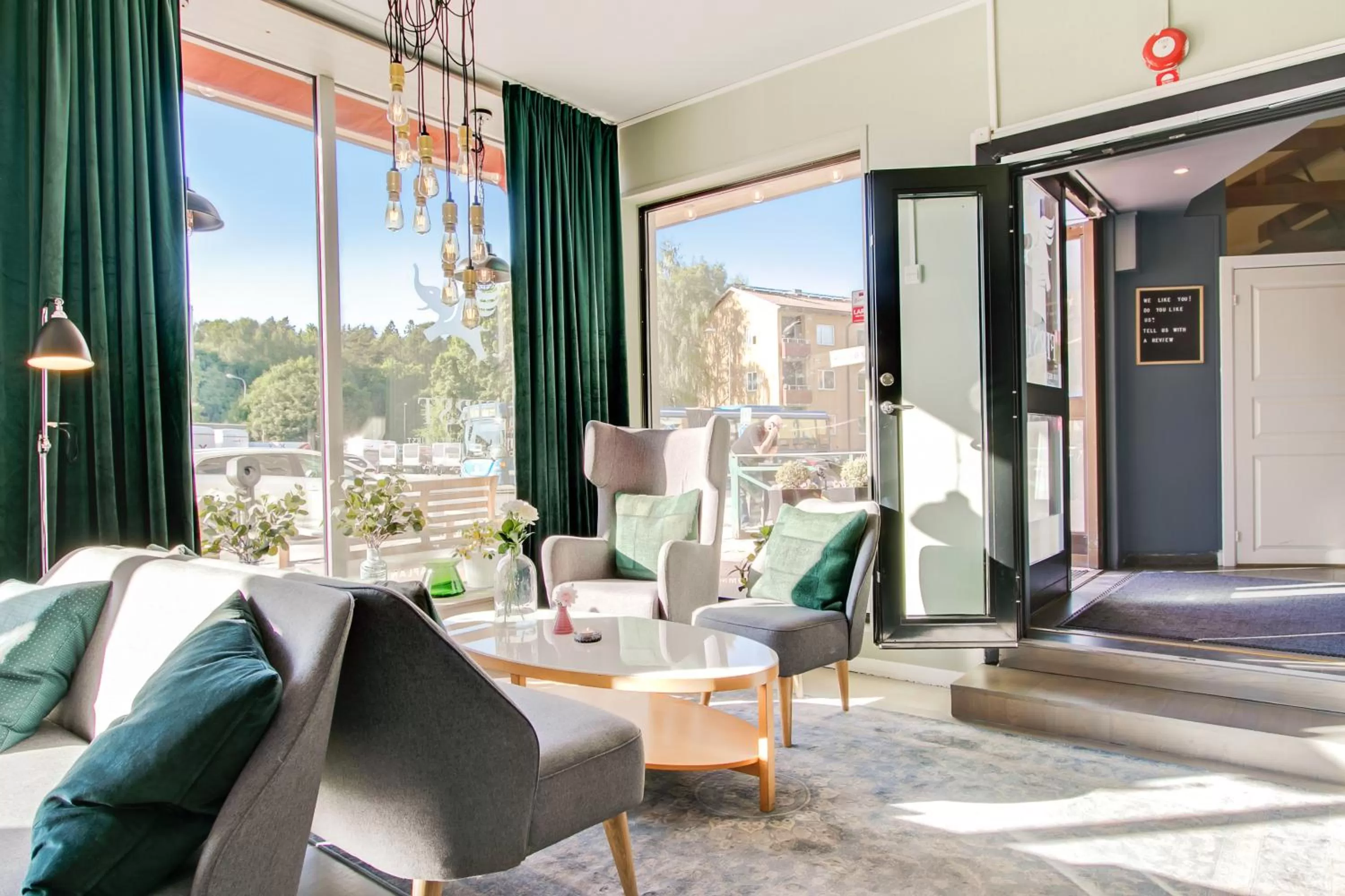 Communal lounge/ TV room in First Hotel Brommaplan