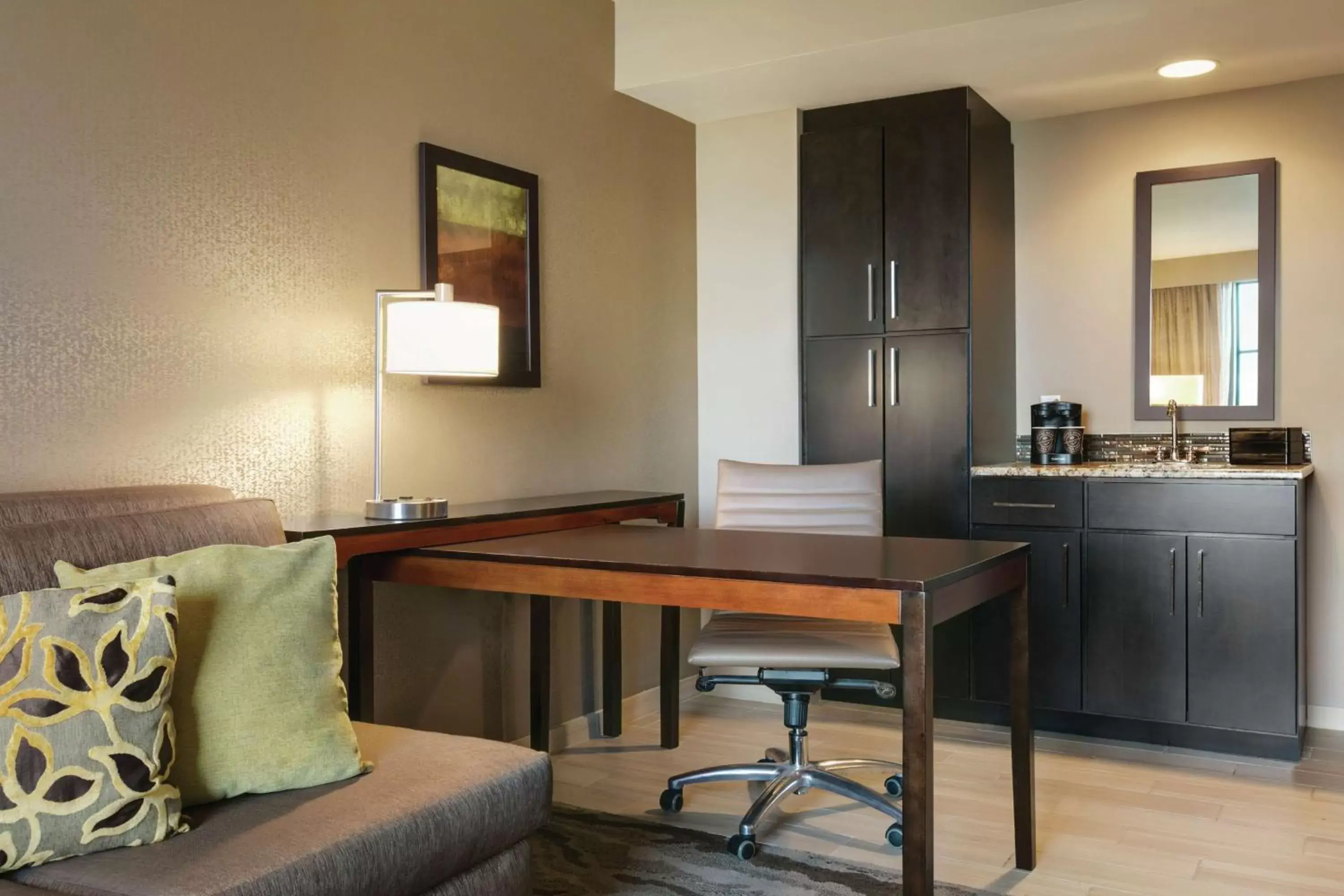 Other, Kitchen/Kitchenette in Embassy Suites Chattanooga Hamilton Place