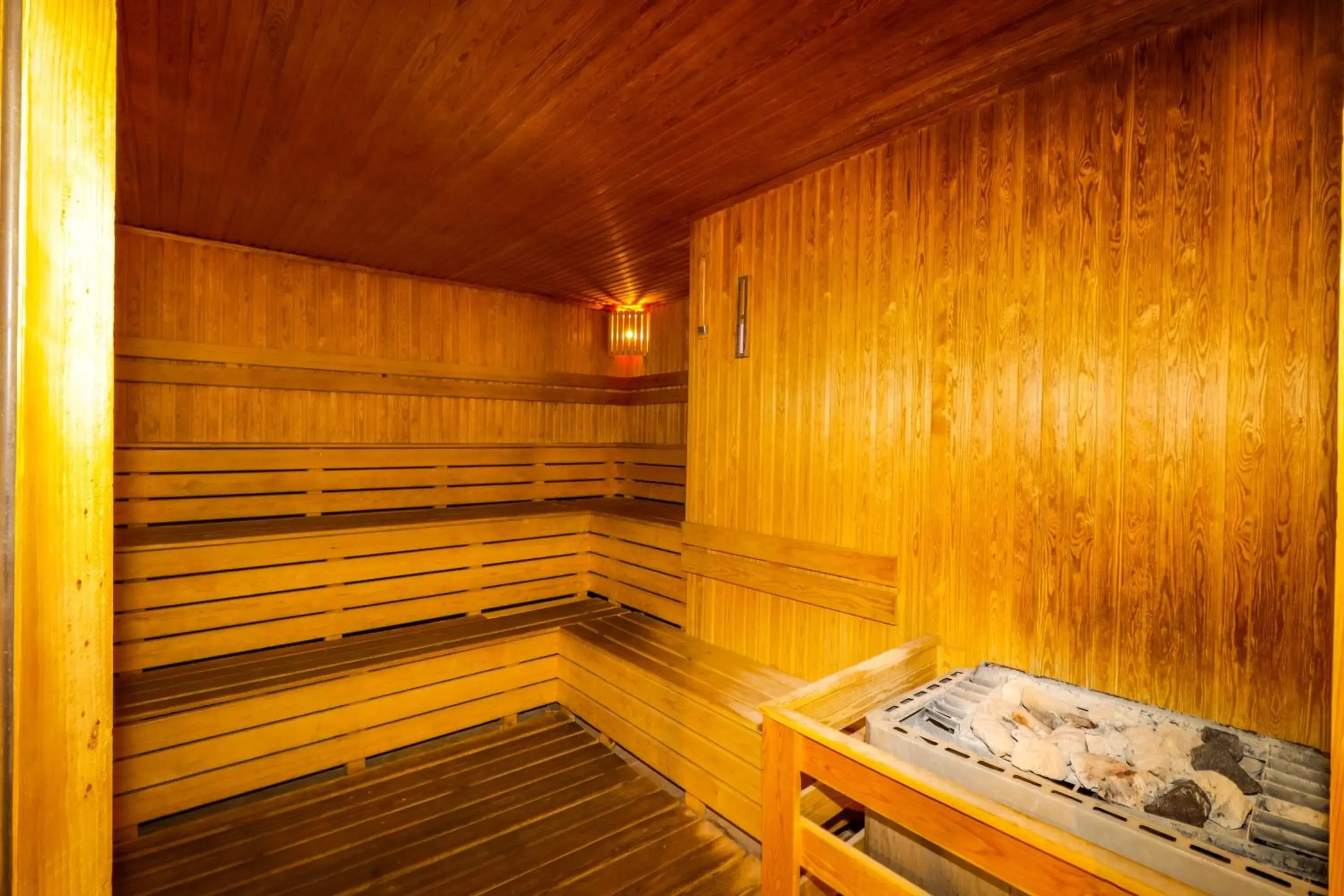 Sauna in Queen's Park Le Jardin