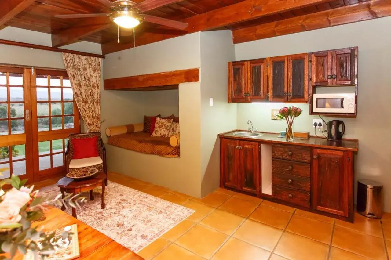 Kitchen/Kitchenette in De Denne Country Guest House