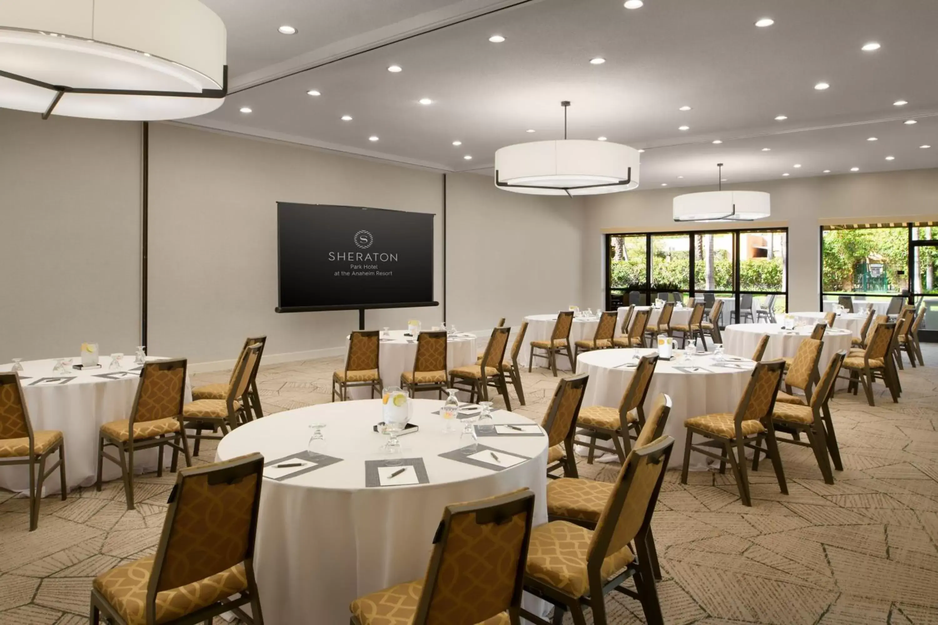 Meeting/conference room, Restaurant/Places to Eat in Sheraton Park Hotel at the Anaheim Resort