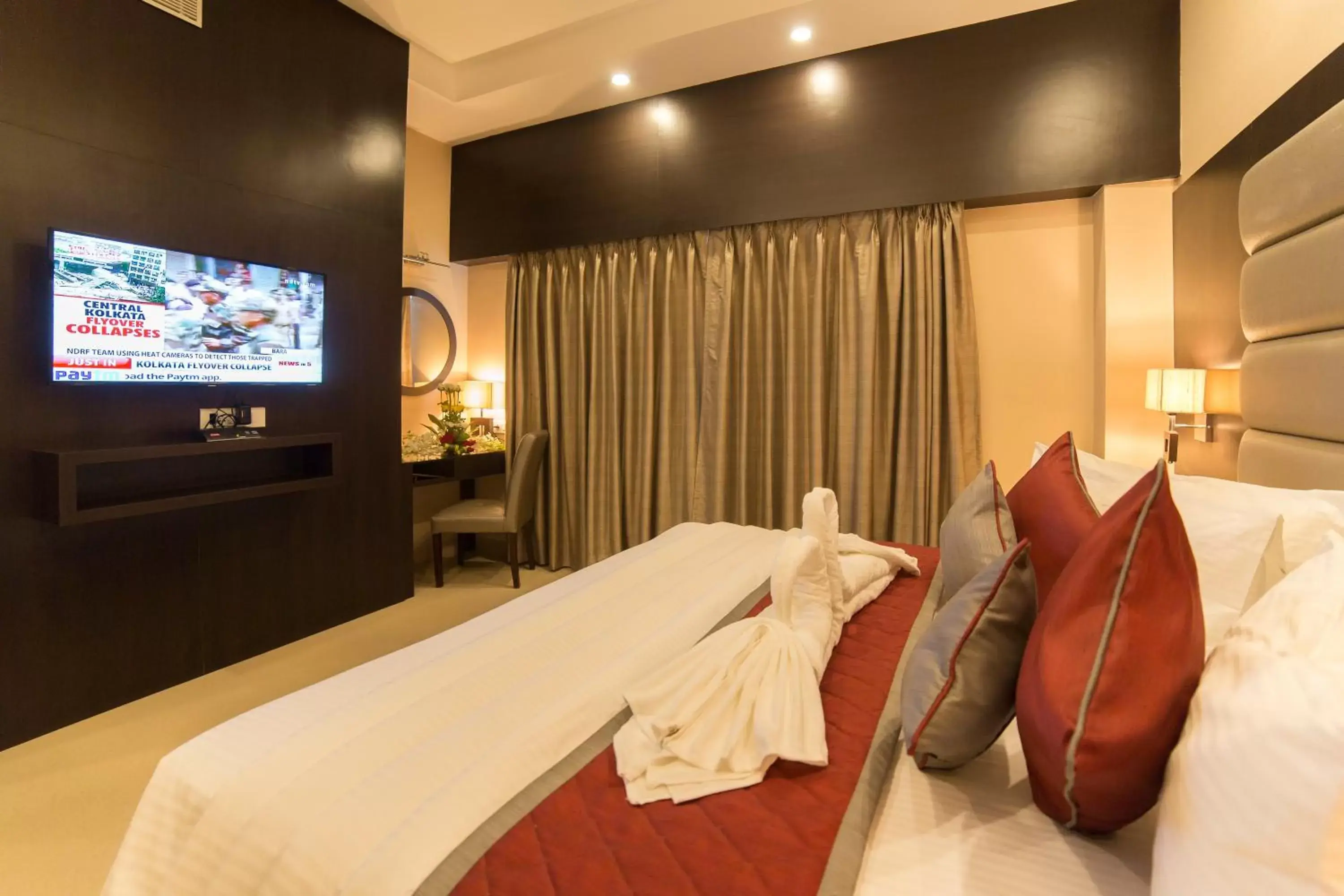 Bedroom, Room Photo in Golden Tulip Saltlake Kolkata