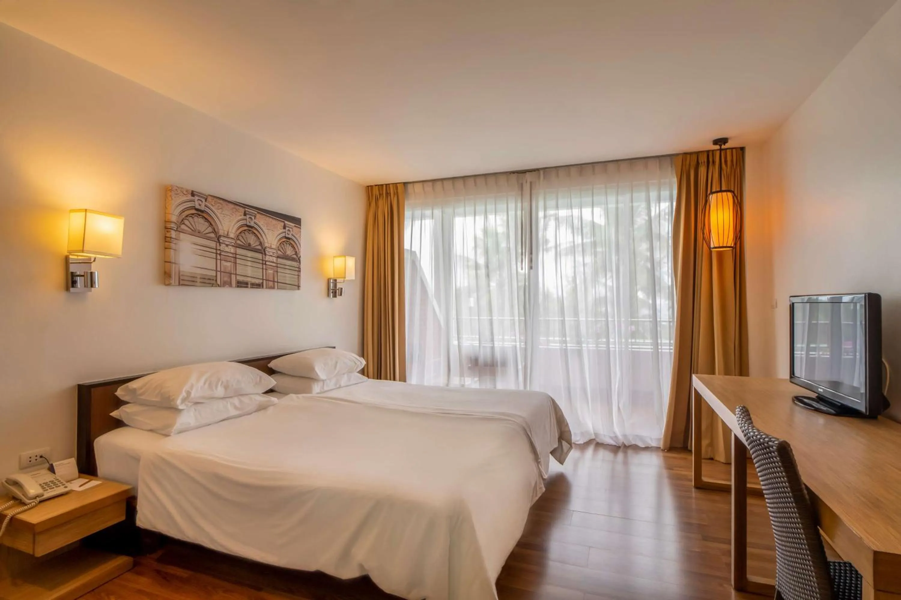 Bedroom, Bed in Best Western Phuket Ocean Resort