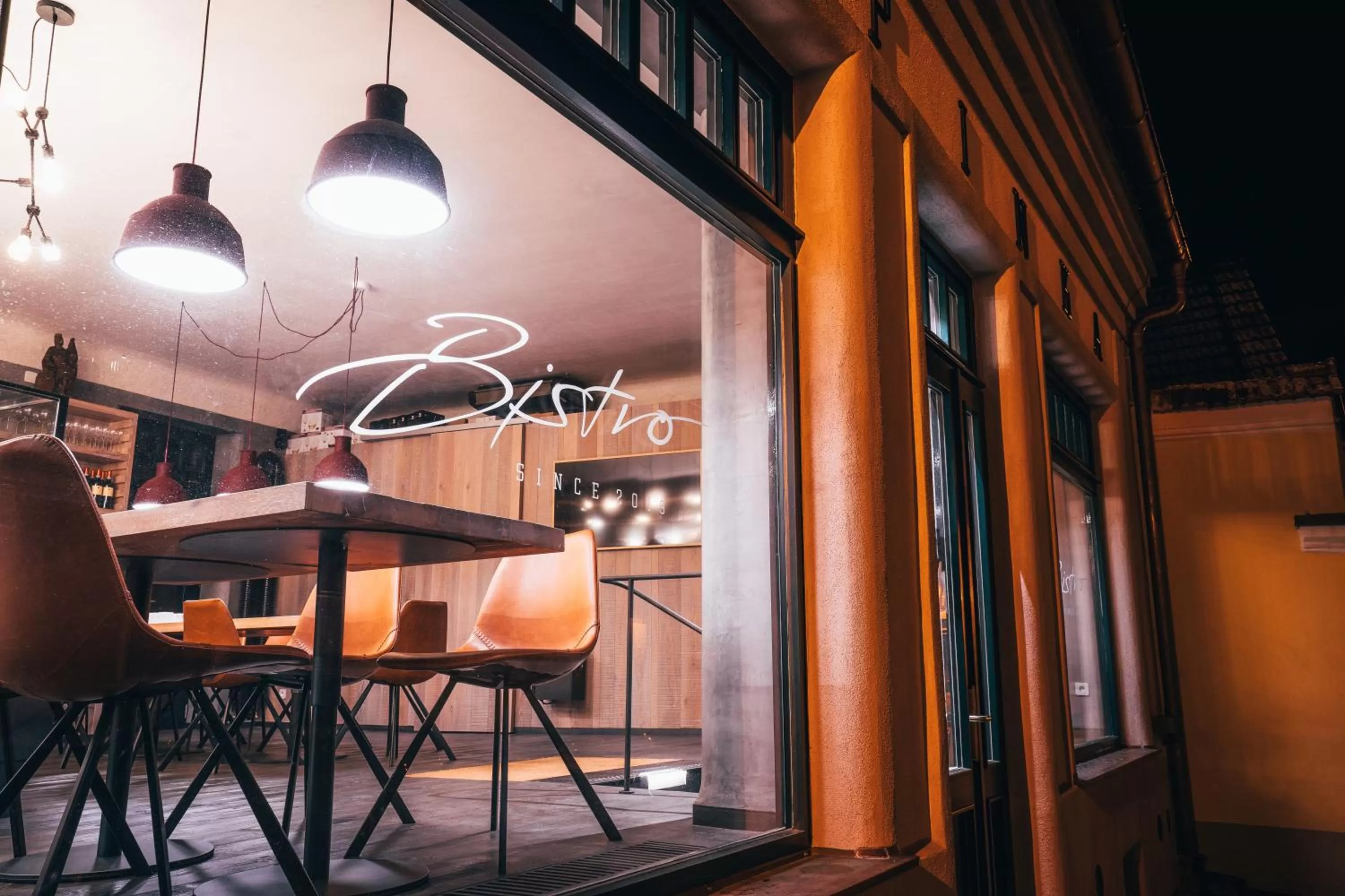 Restaurant/places to eat in Ultra premium apartments