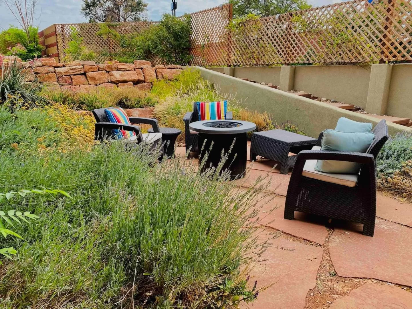 Patio in The Flagstone Boutique Inn & Suites