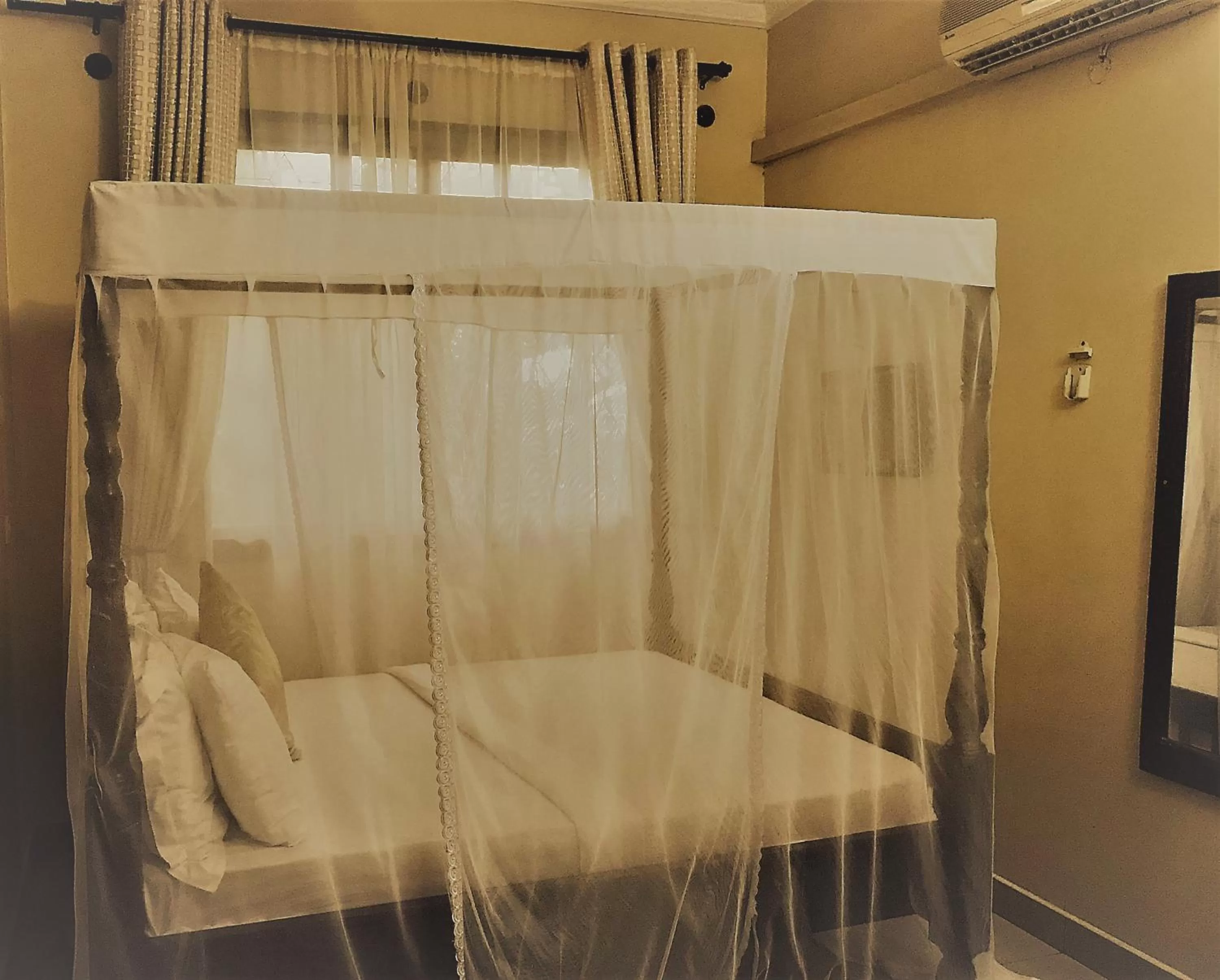 Bedroom in Transit Airport B&B