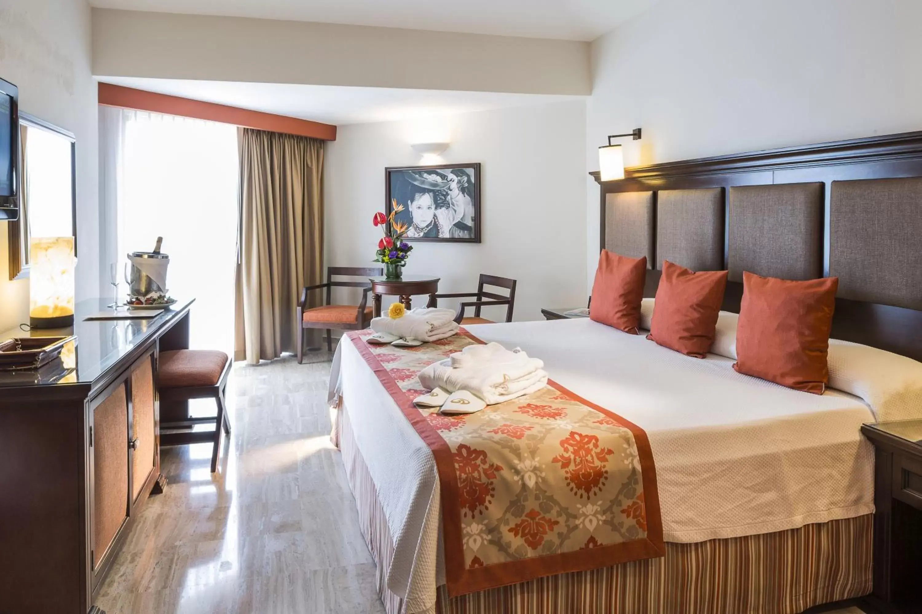 Bedroom, Bed in Grand Palladium Vallarta Resort & Spa - All Inclusive