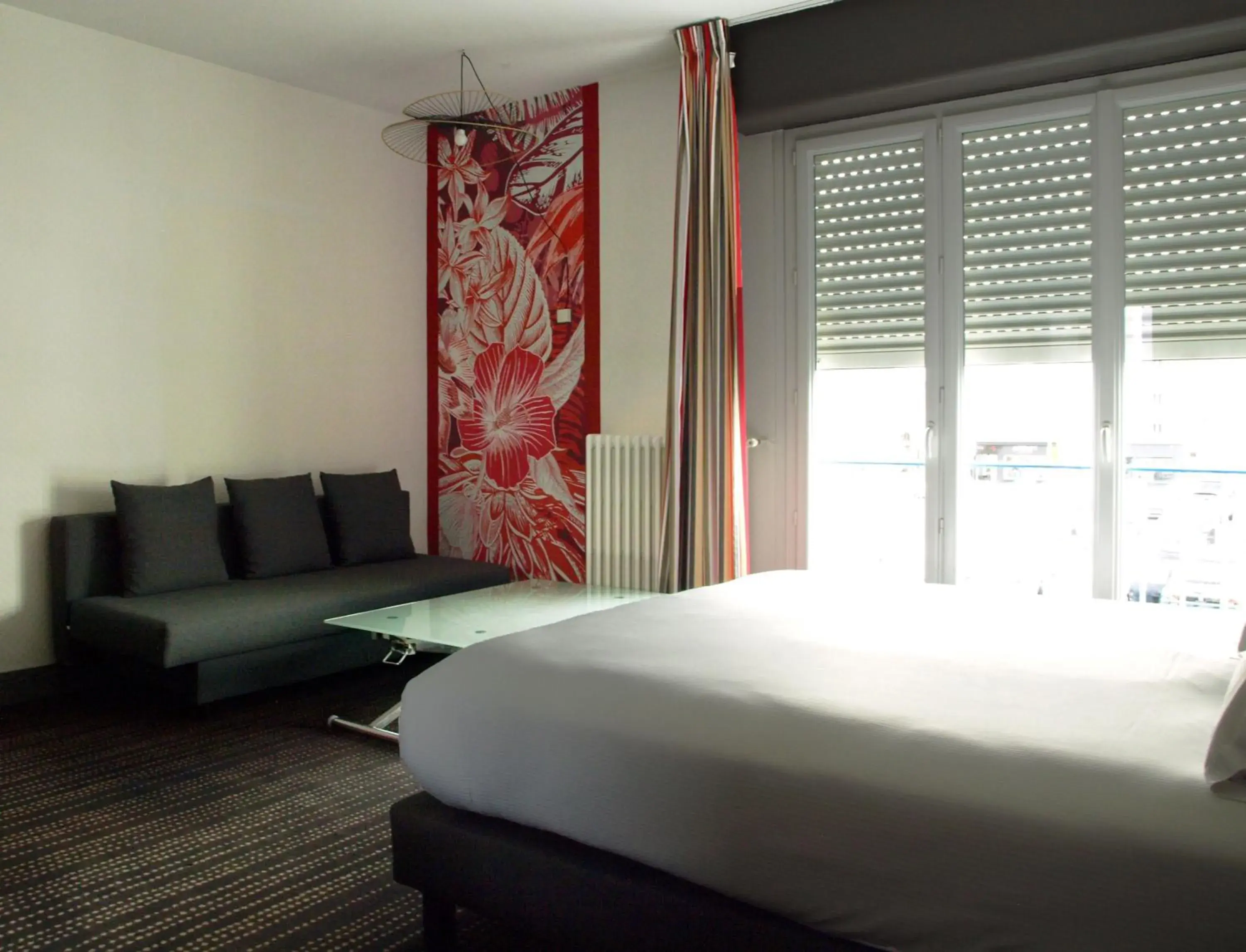 Bedroom, Bed in The Originals City, Hotel de l'Europe, Saint-Nazaire