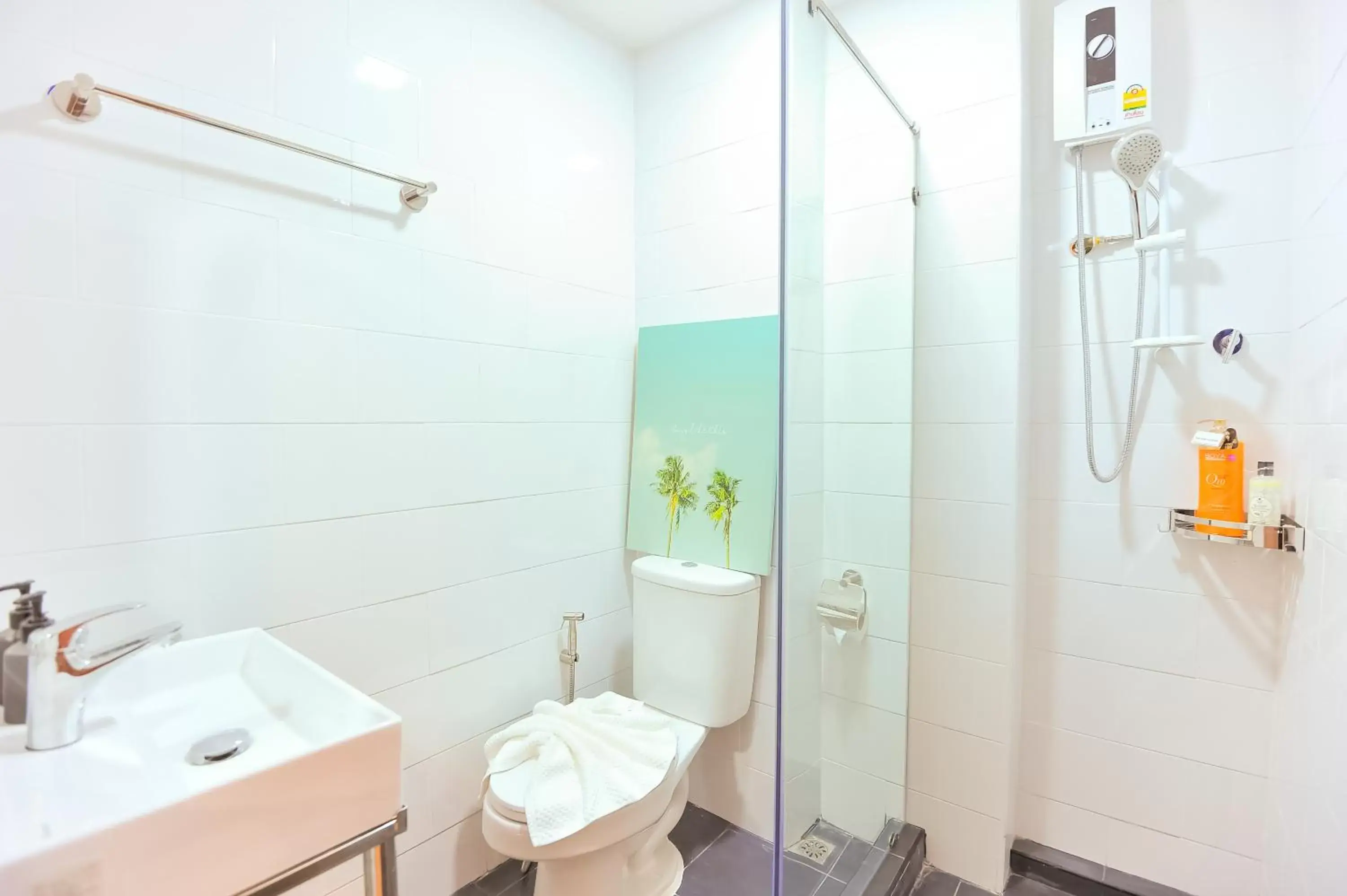 Bathroom in 7 Days Premium Hotel Pattaya