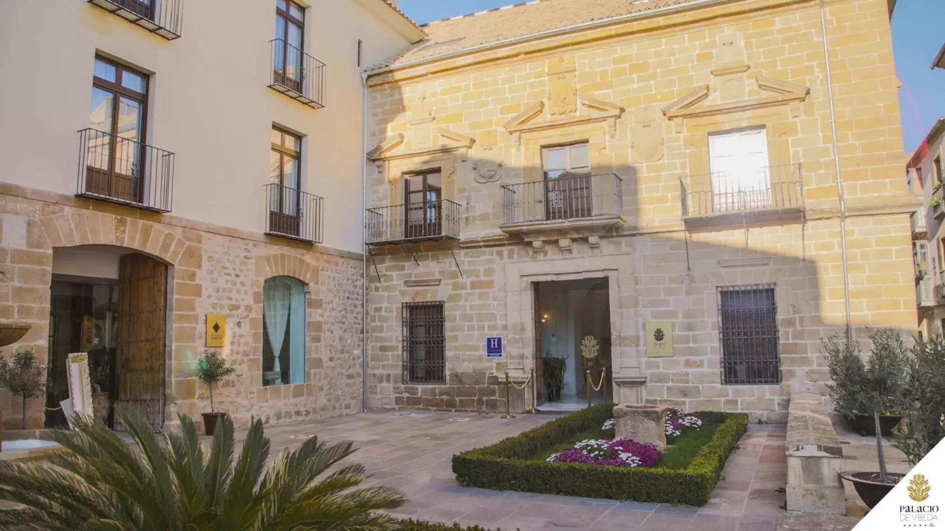 Facade/entrance in Hotel Palacio De Úbeda 5 G.L