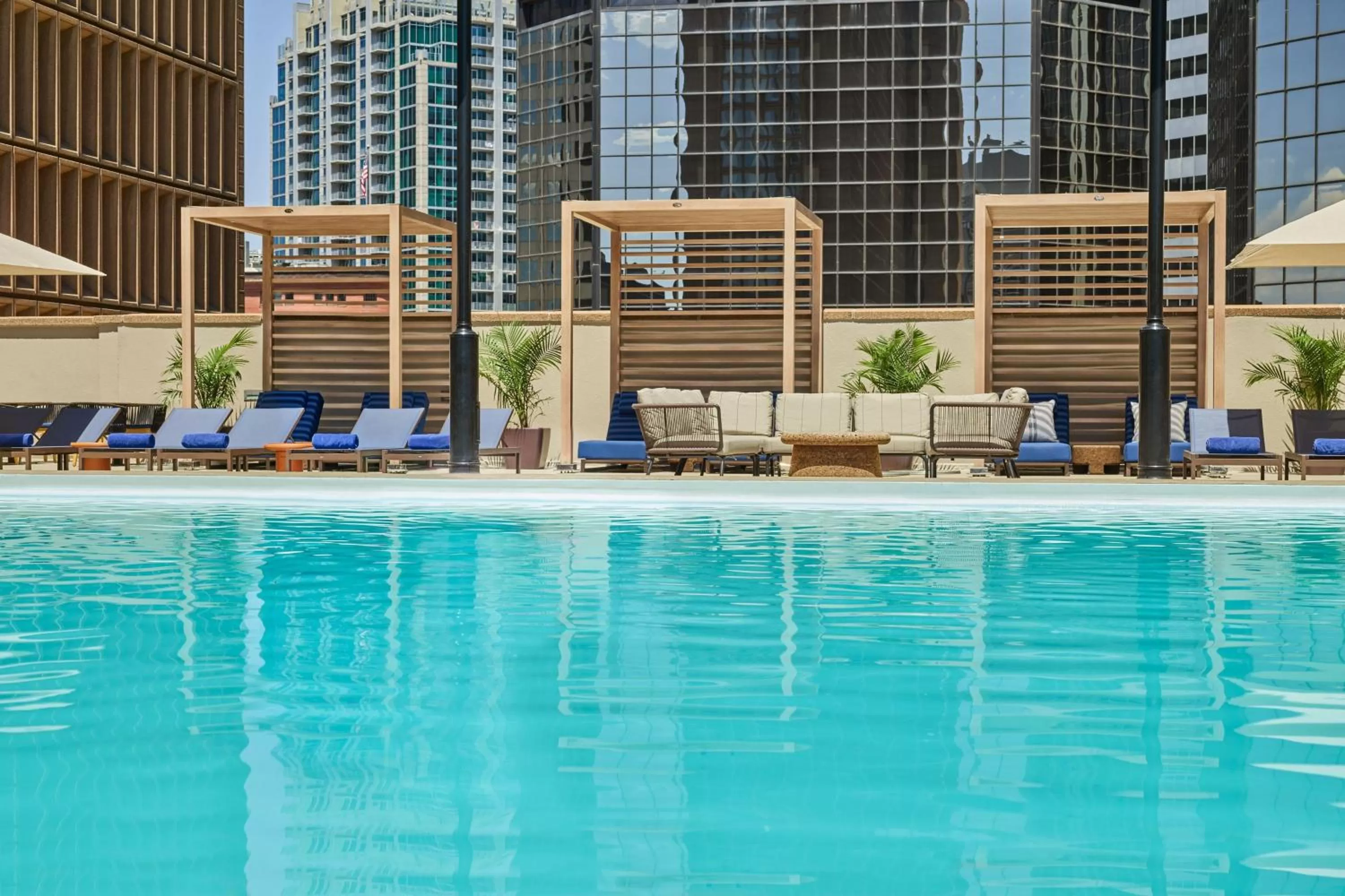 Swimming pool in Sheraton Denver Downtown Hotel