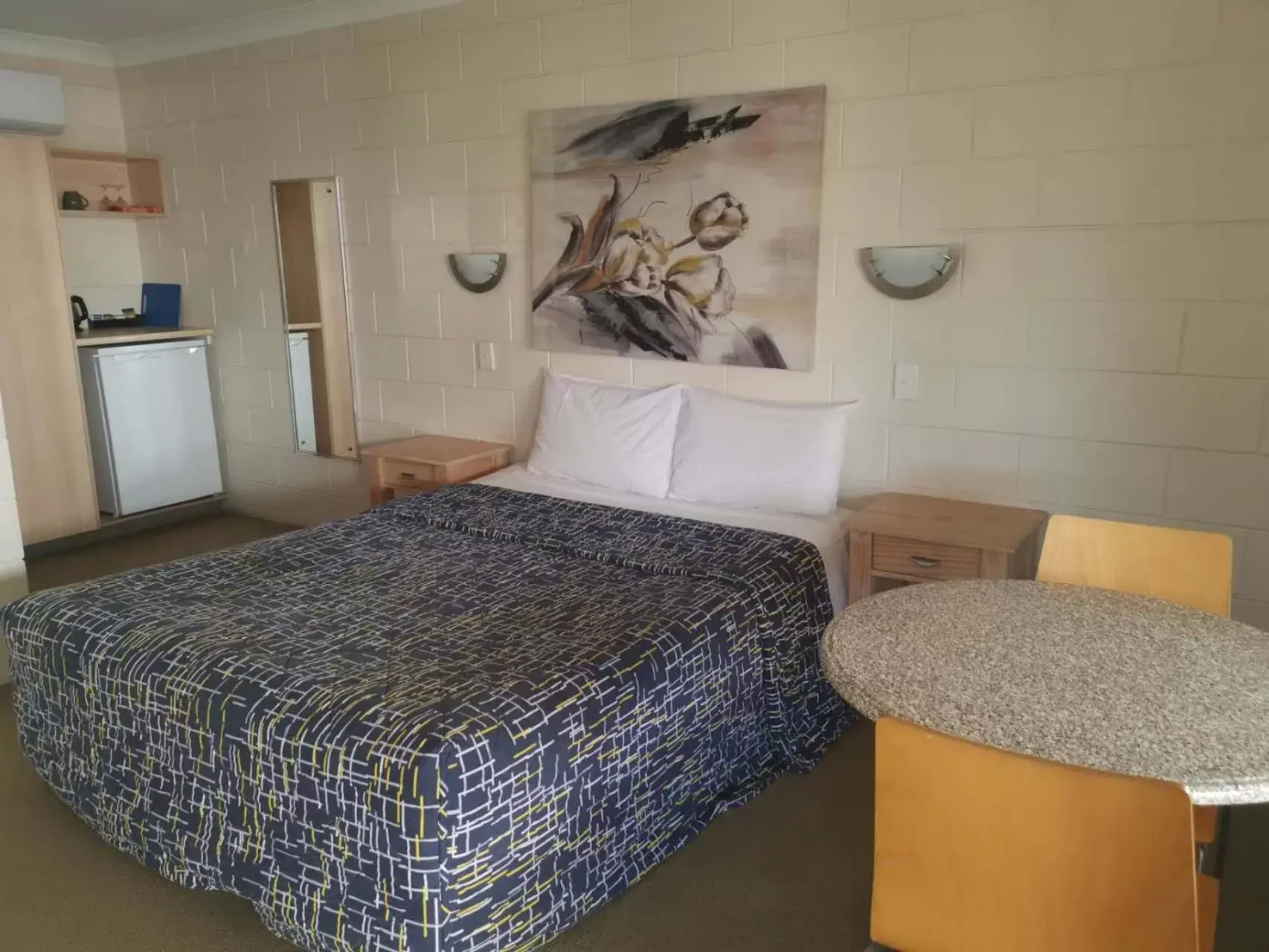 Bed in Nambour Lodge Motel