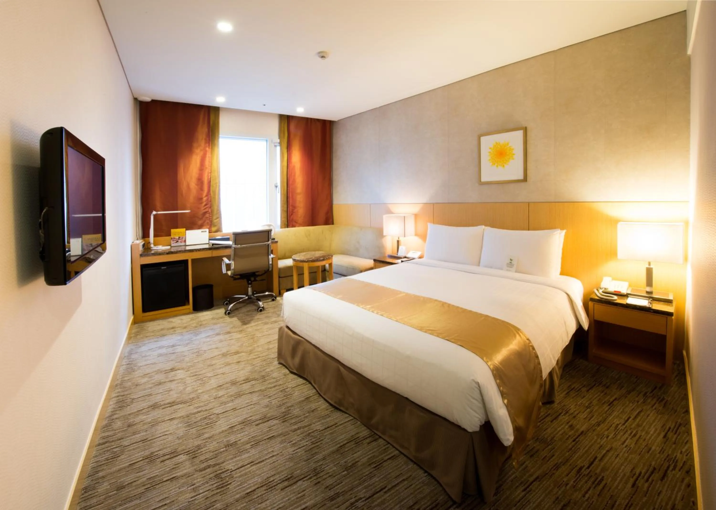 Bedroom, Bed in Stanford Hotel Seoul