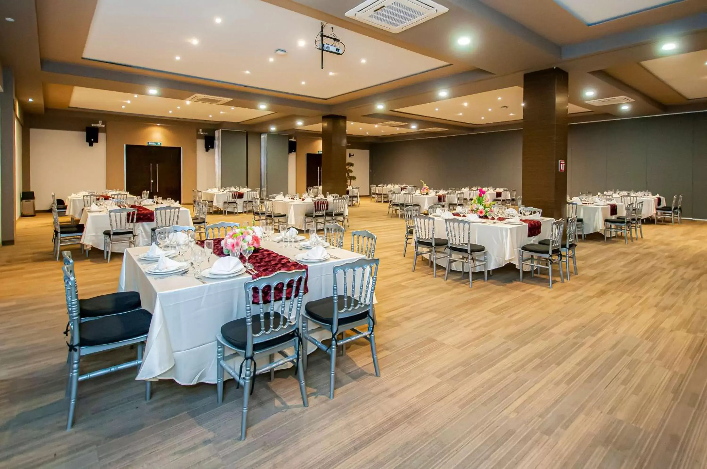 On site, Restaurant/Places to Eat in Best Western Plus Santa Cecilia Pachuca