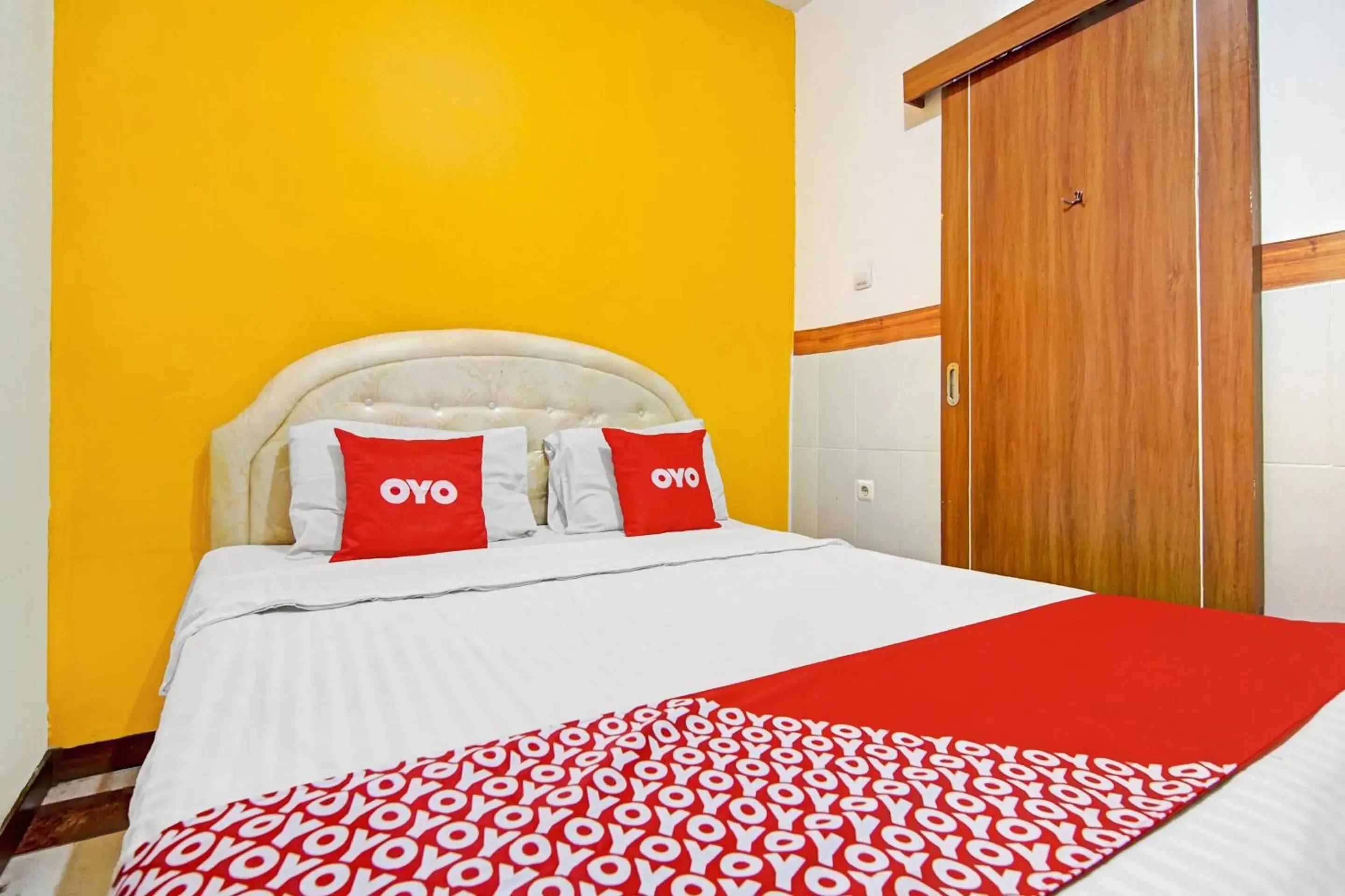 Bedroom in OYO 90422 Mall Of Indonesia