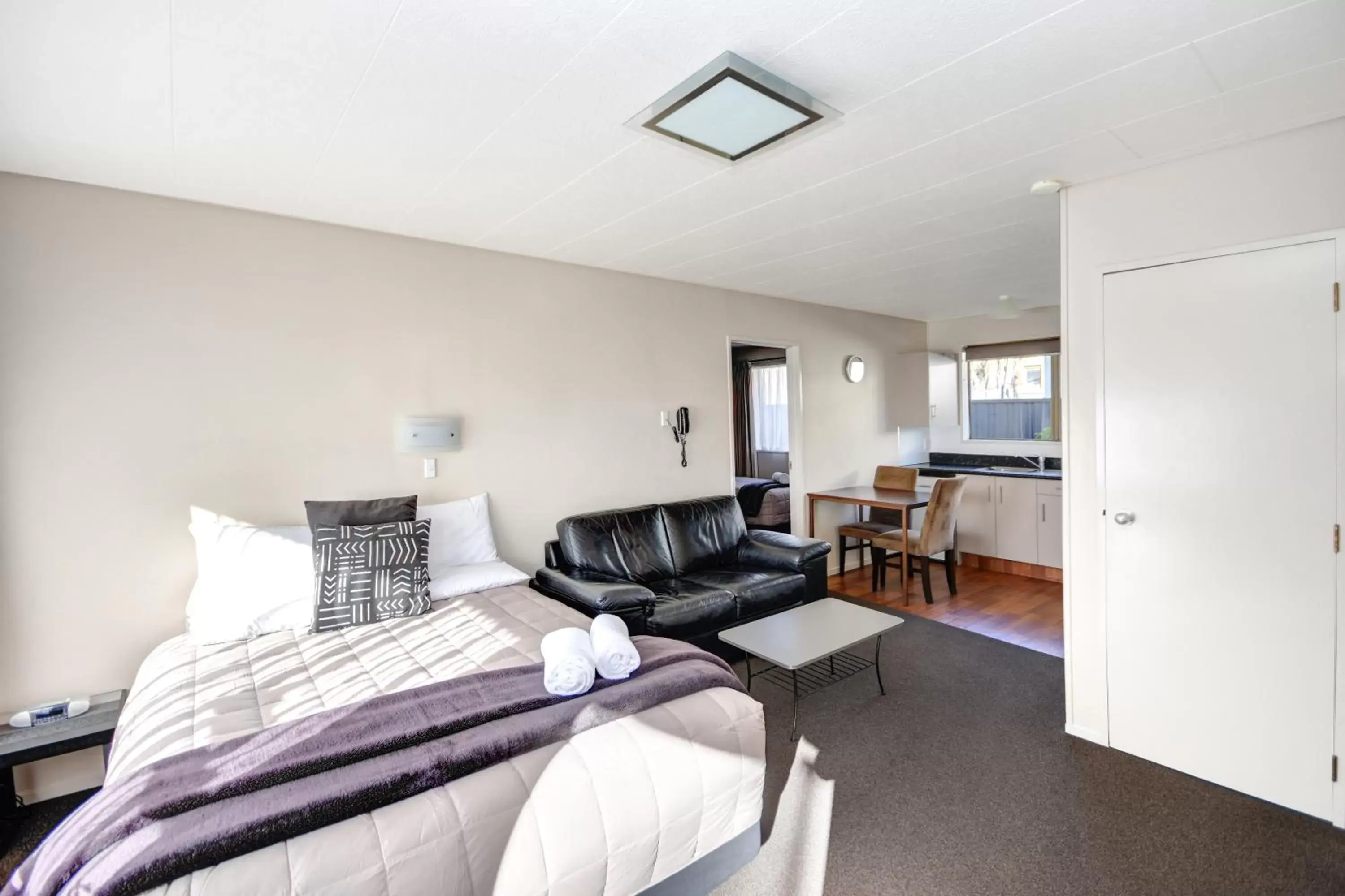 One-Bedroom Apartment in ASURE Adrian Motel One-Bedroom Apartment in ASURE Adrian Motel