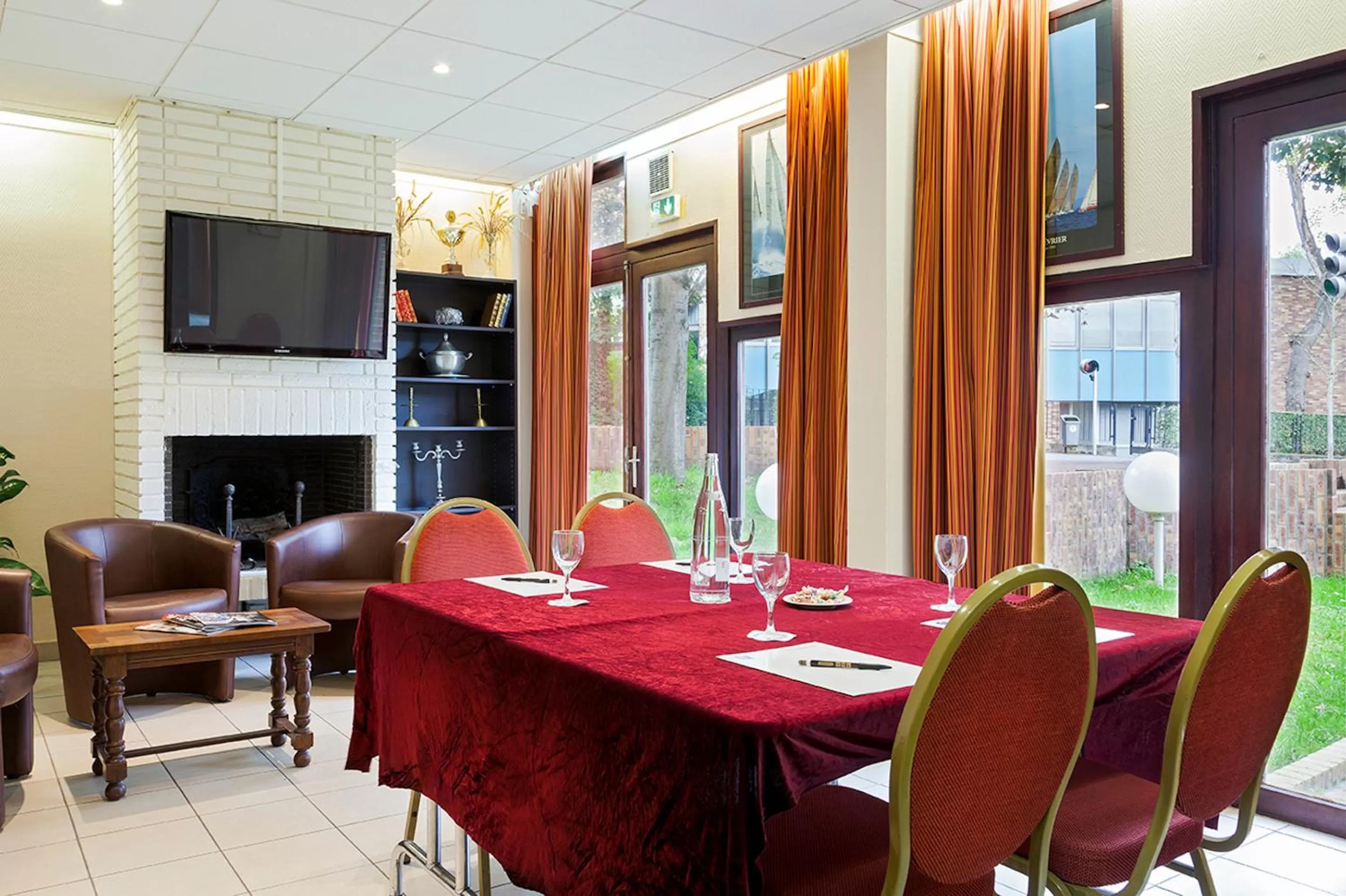 Meeting/conference room in Hôtel des Arcades de Cachan - Grand Paris Sud