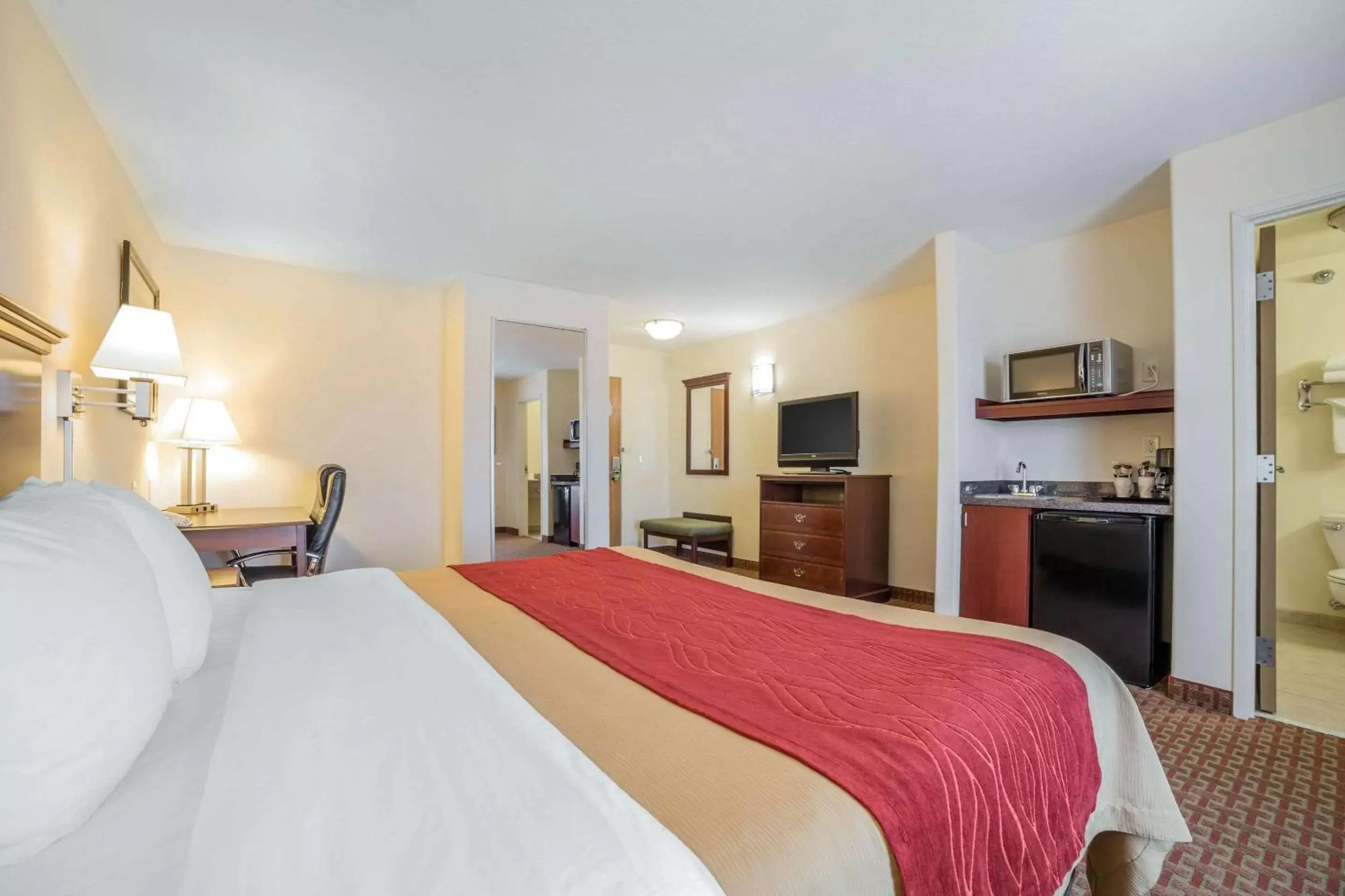 Photo of the whole room, Bed in Comfort Inn & Suites Rock Springs-Green River
