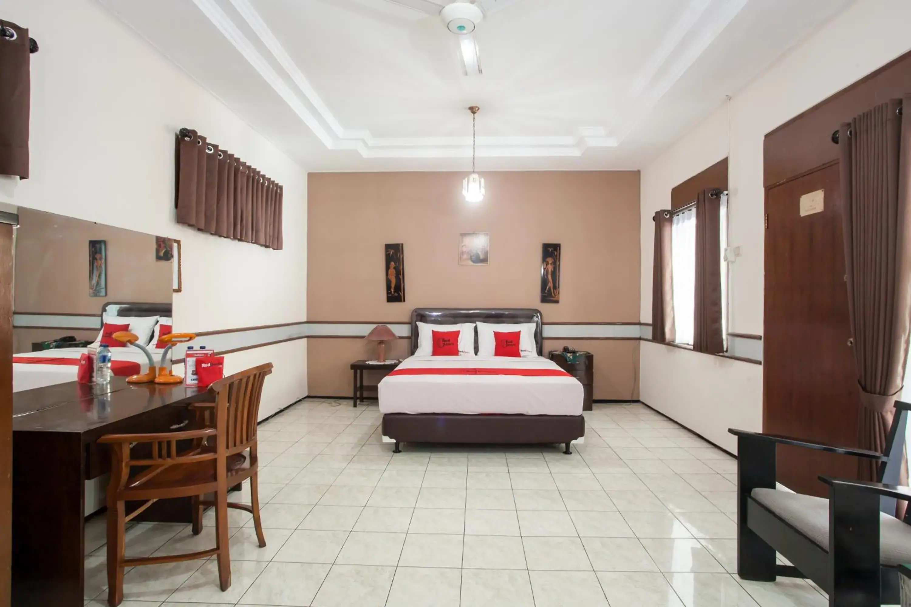 Bedroom in RedDoorz near Balai Kota Malang