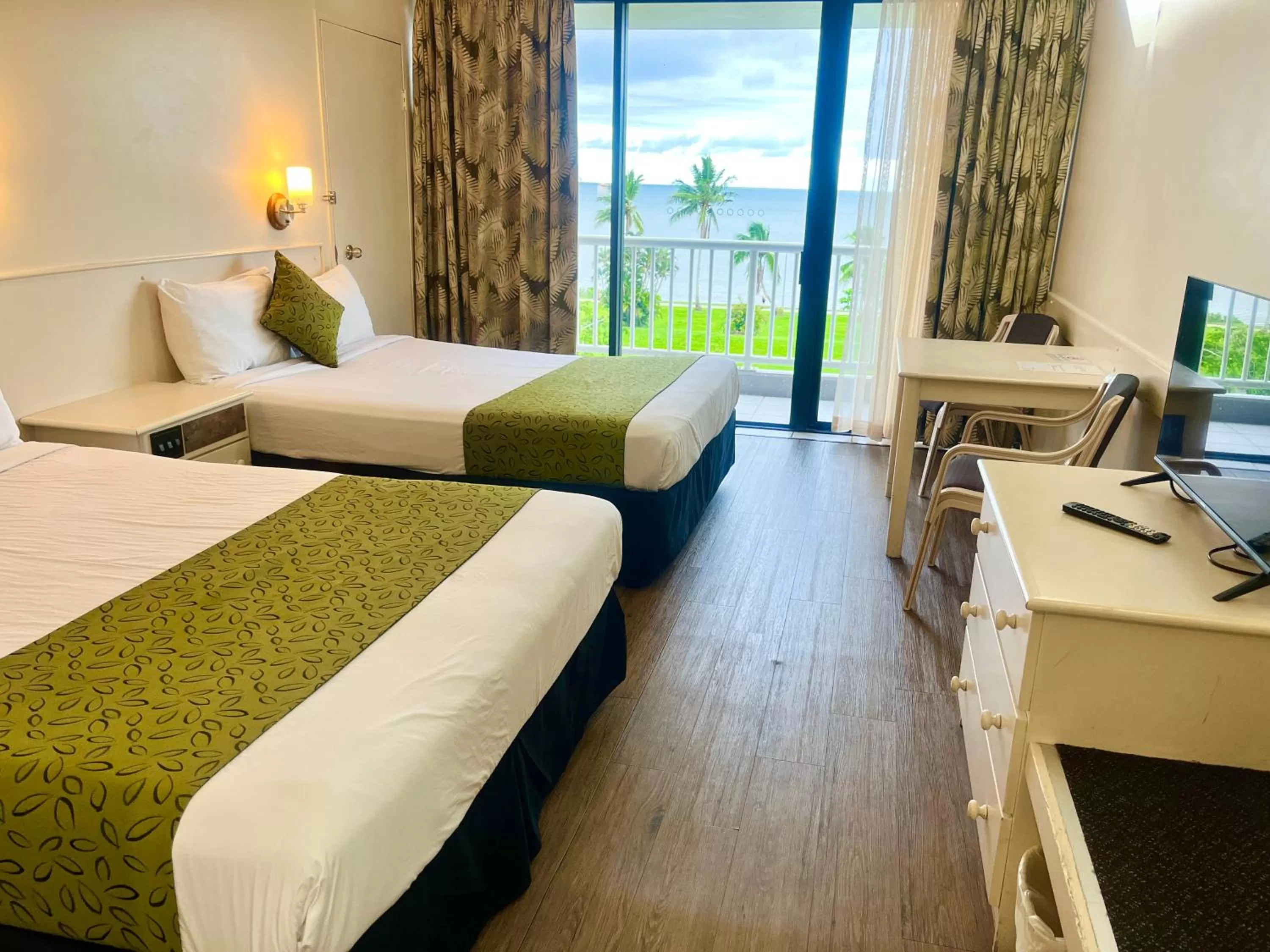 Bed in Acacia Court Hotel