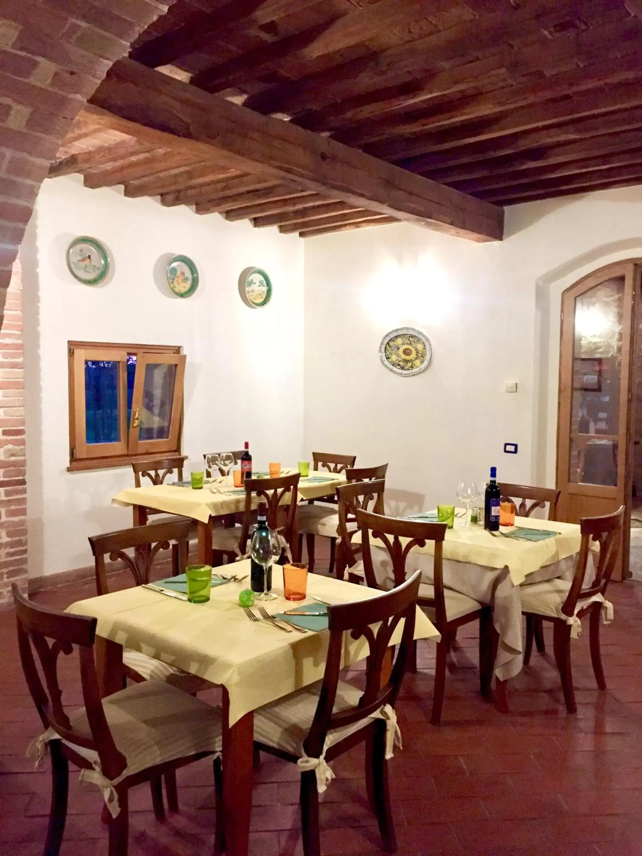 Restaurant/Places to Eat in Locanda Vesuna