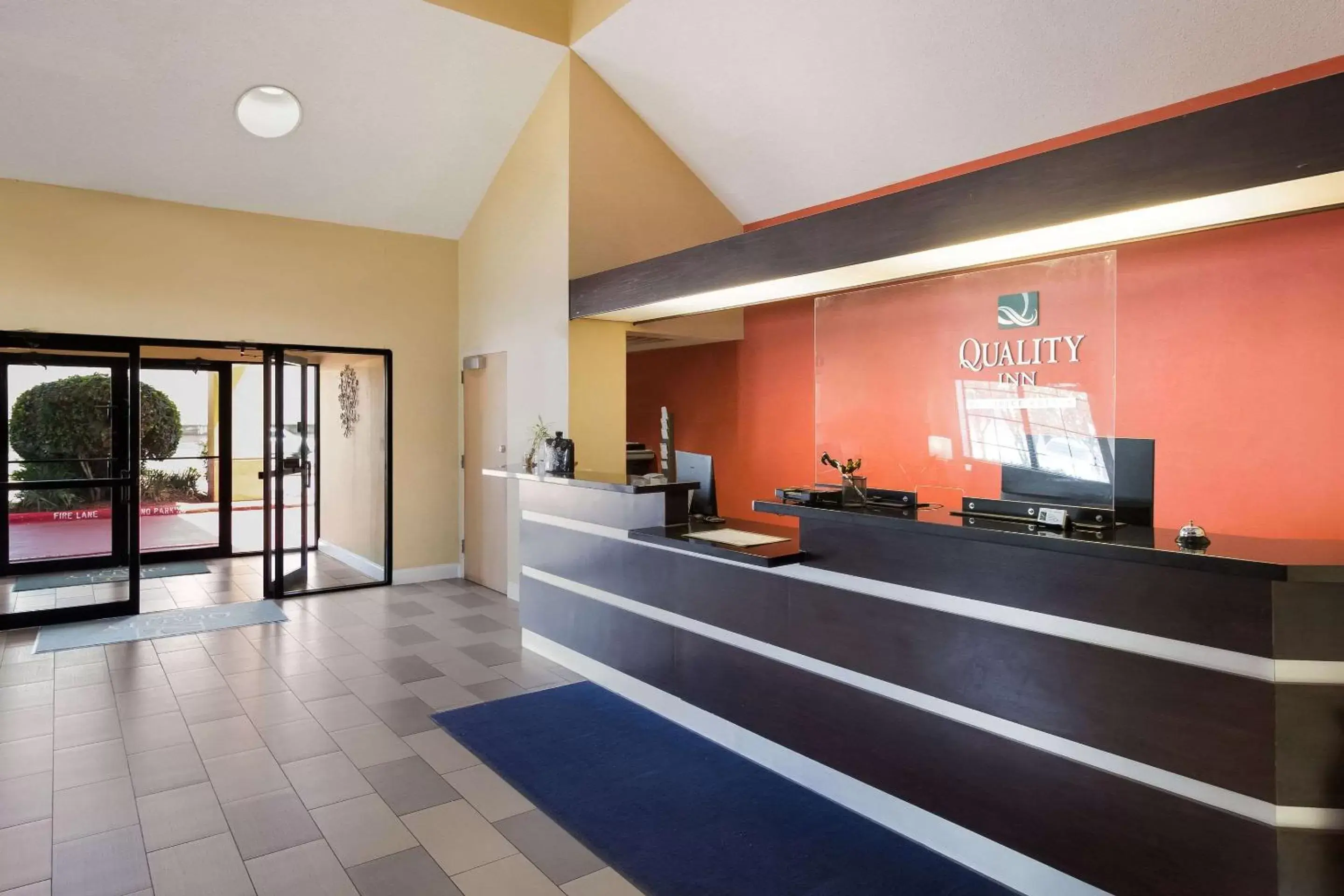 Lobby or reception in Quality Inn Baytown - Houston East Lobby or reception in Quality Inn Baytown - Houston East