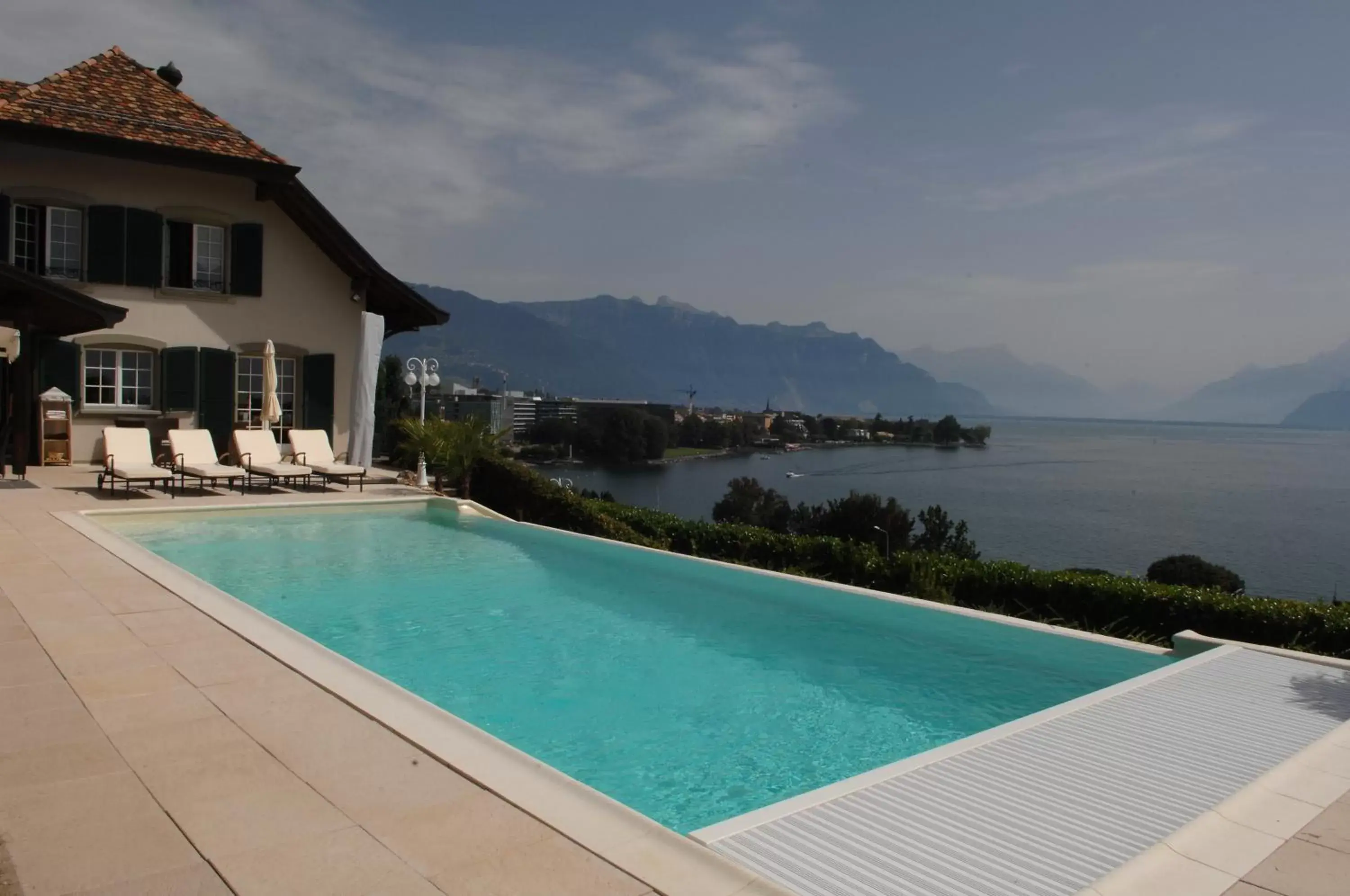 Swimming Pool in B&B Corseaux Beach & Riviera Beach