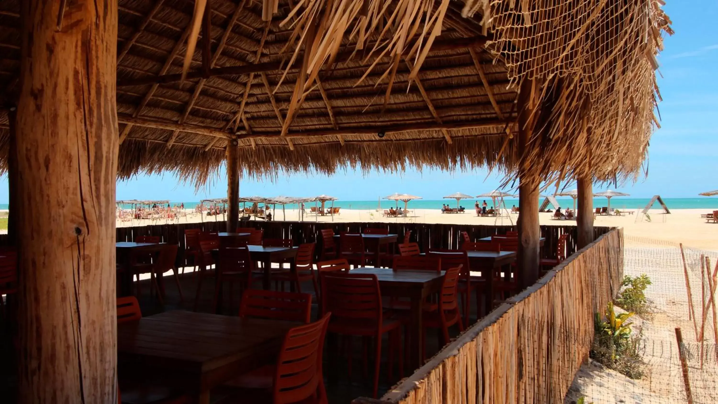 Restaurant/Places to Eat in On Vacation Wayira Beach