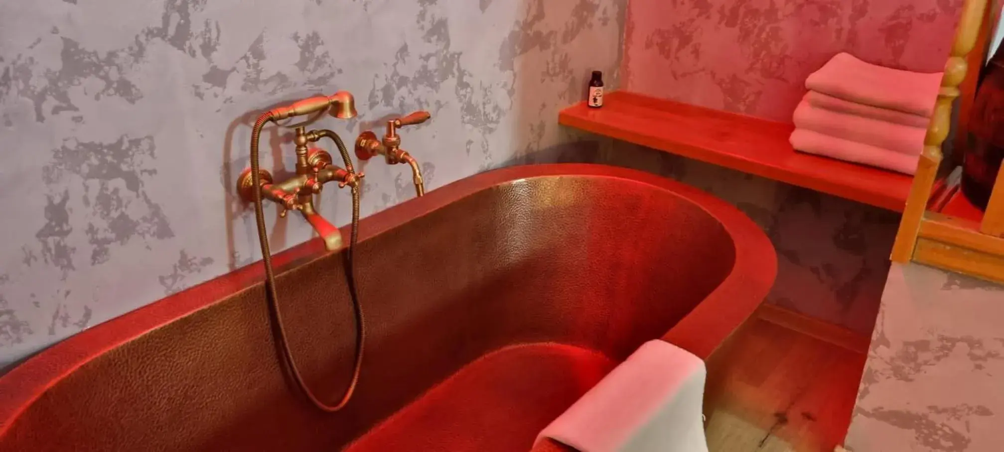 Bath, Bathroom in U Medvidku-Brewery Hotel