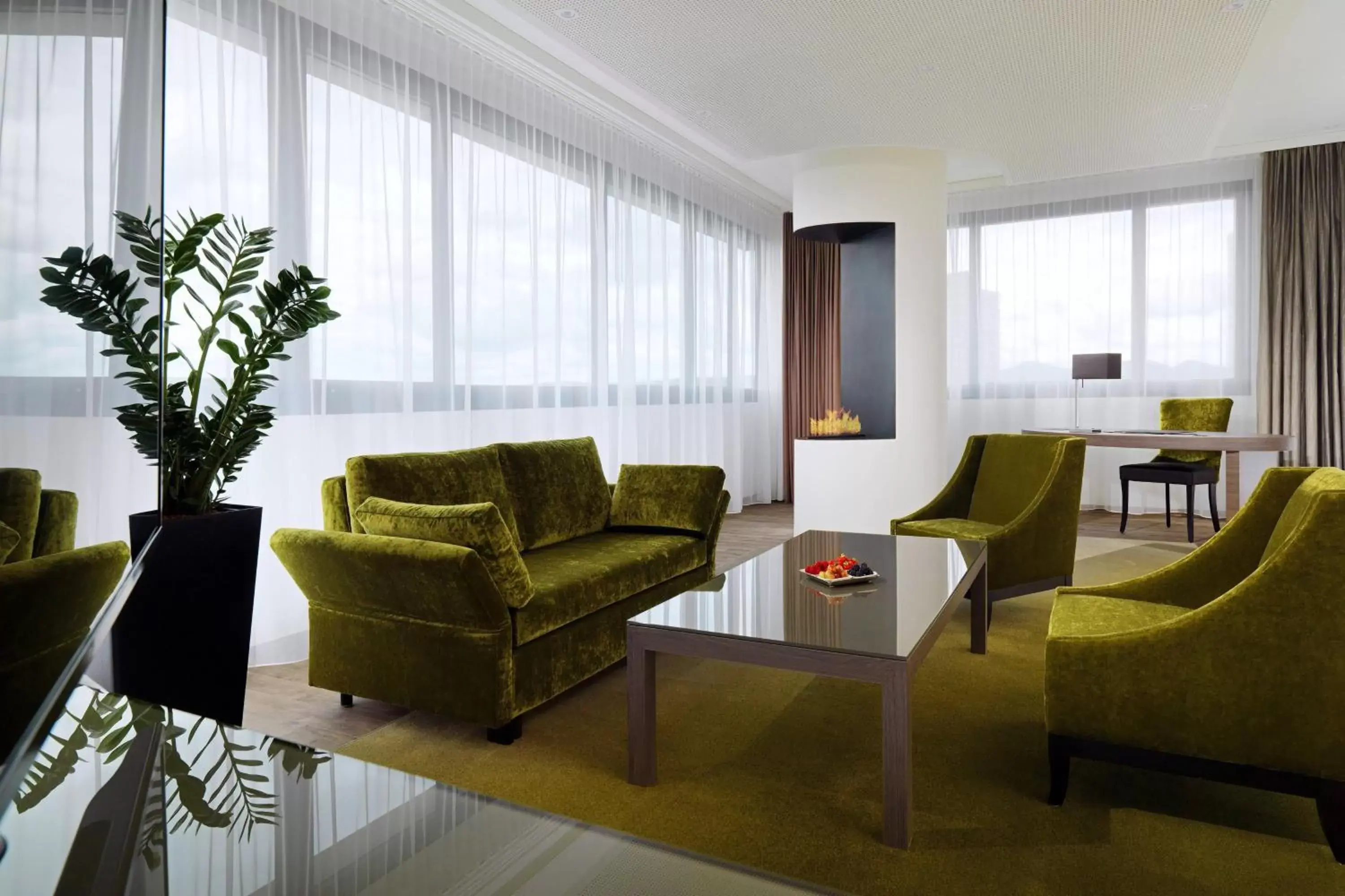 Living room, Seating Area in Bonn Marriott Hotel