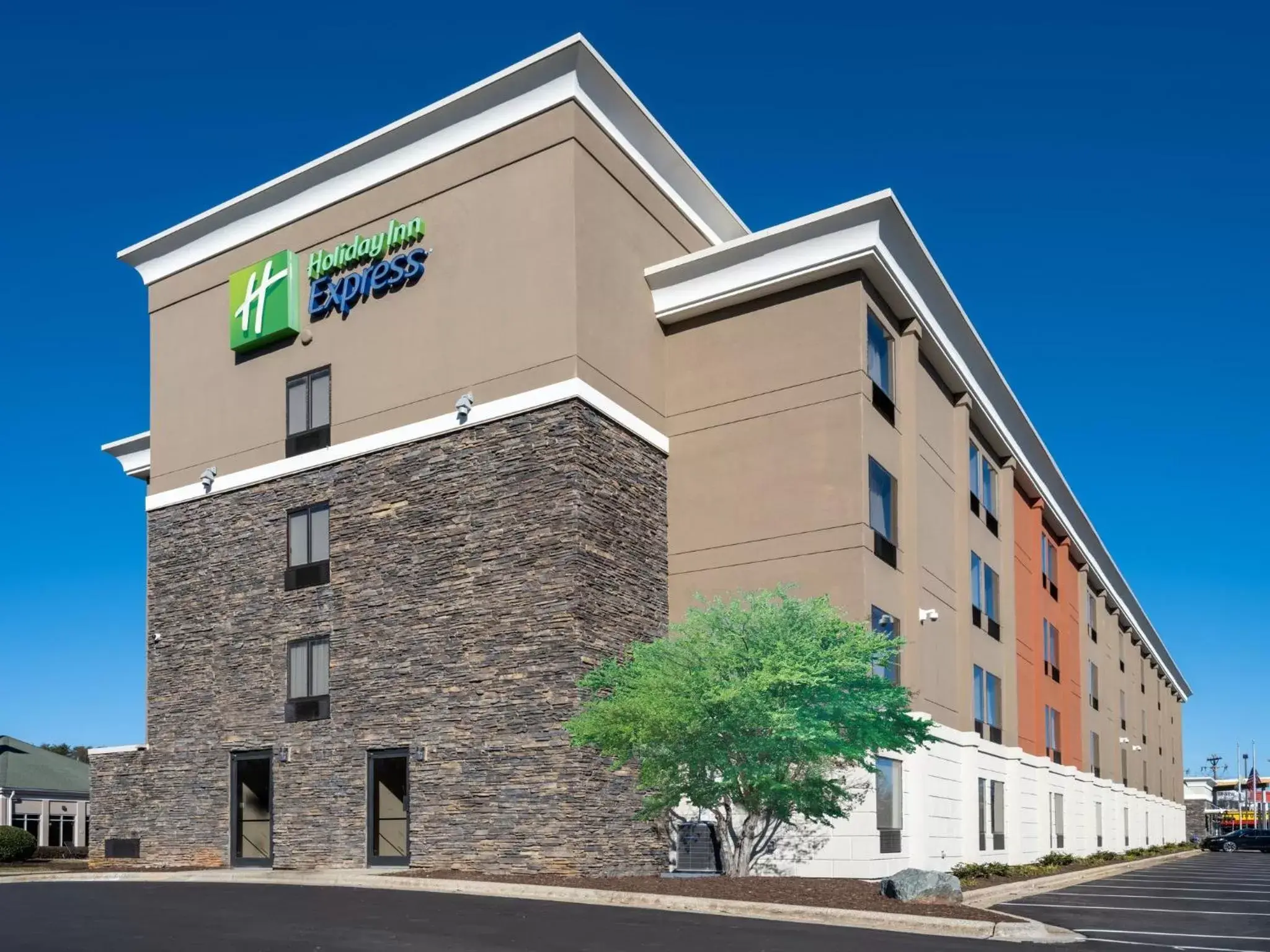 Property Building in Holiday Inn Express & Suites Greensboro - I-40 atWendover, an IHG Hotel