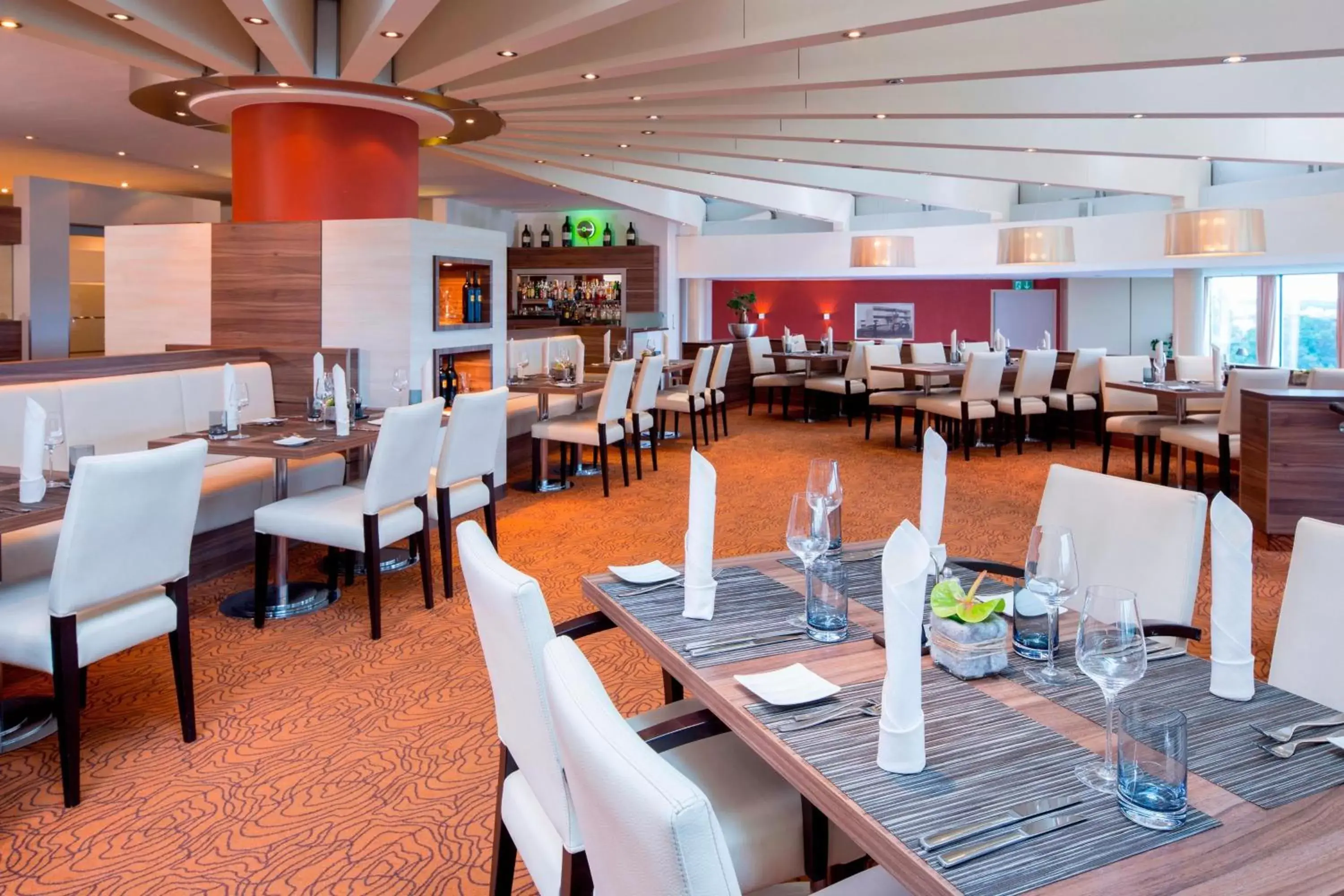 Restaurant/Places to Eat in Sheraton Duesseldorf Airport Hotel