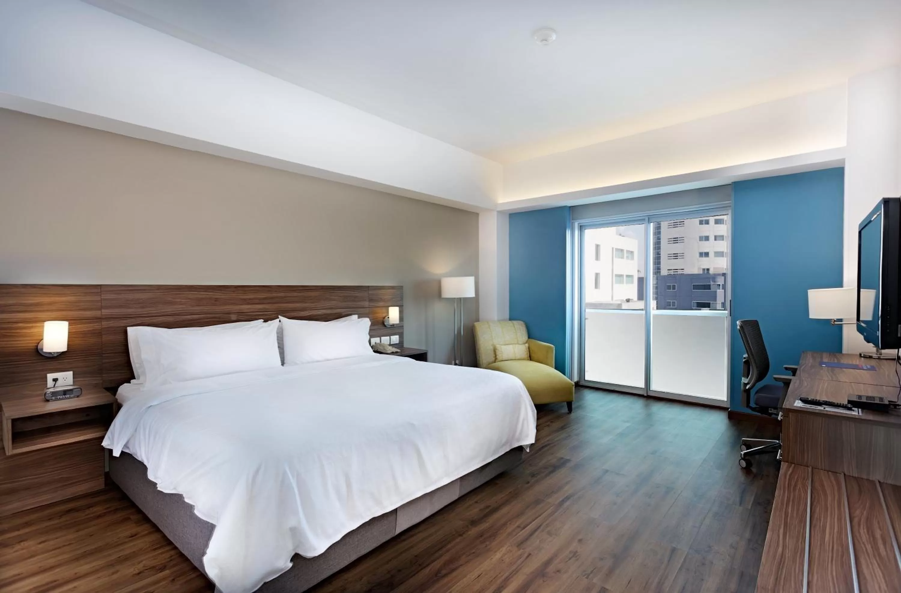 Photo of the whole room, Bed in Holiday Inn Express Villahermosa by IHG