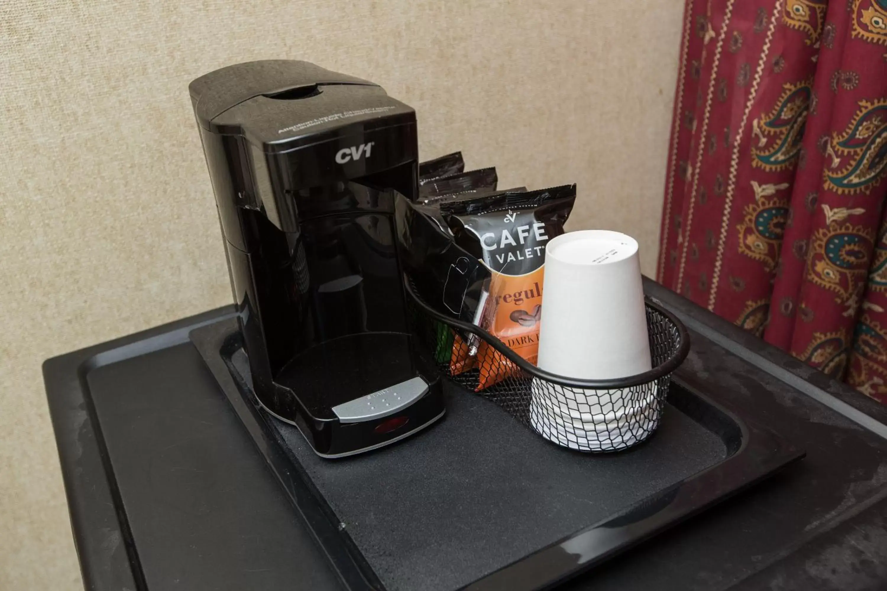 Coffee/Tea Facilities in Commodores Inn