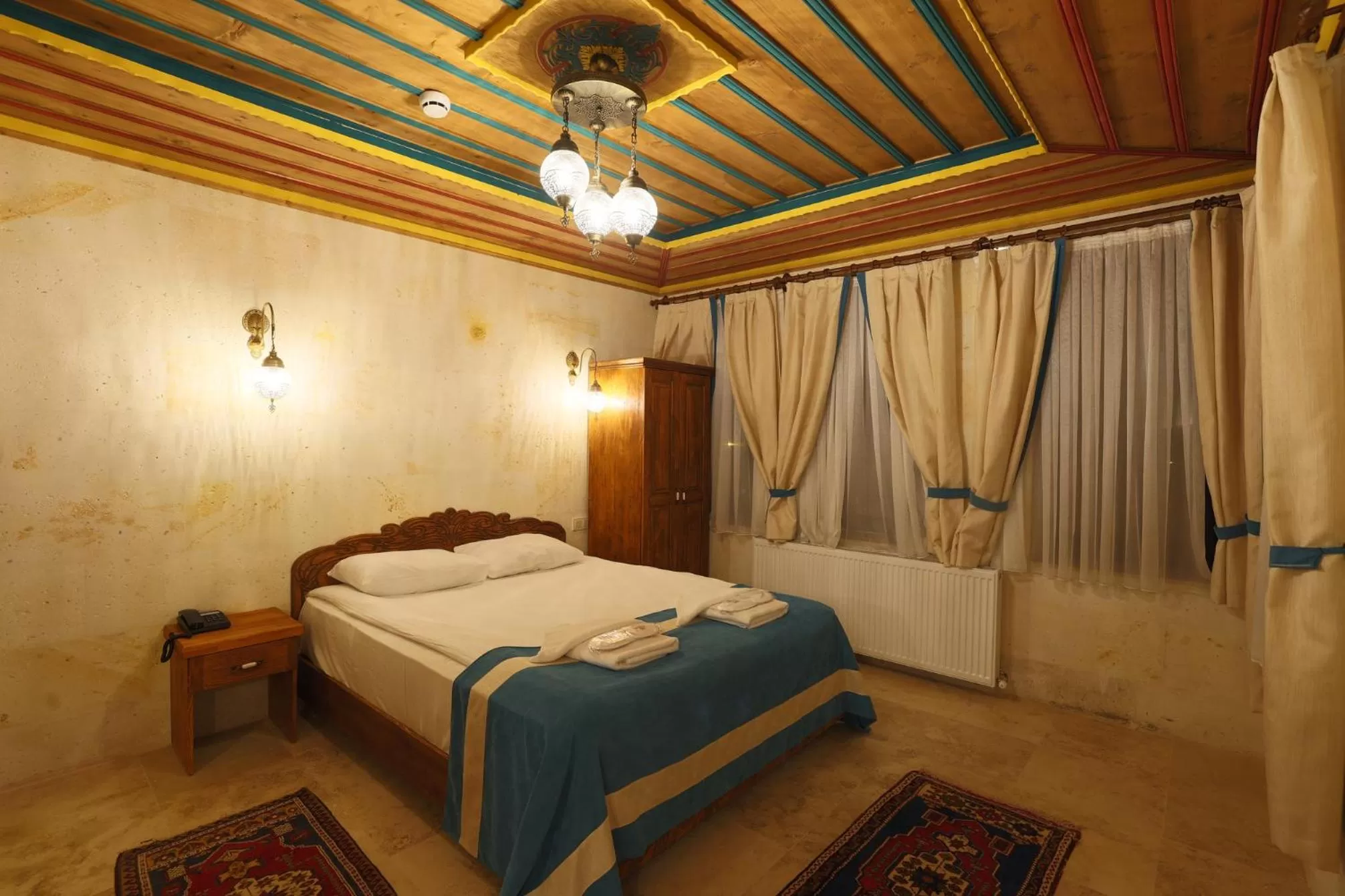 Massage, Bed in Balloon View Hotel