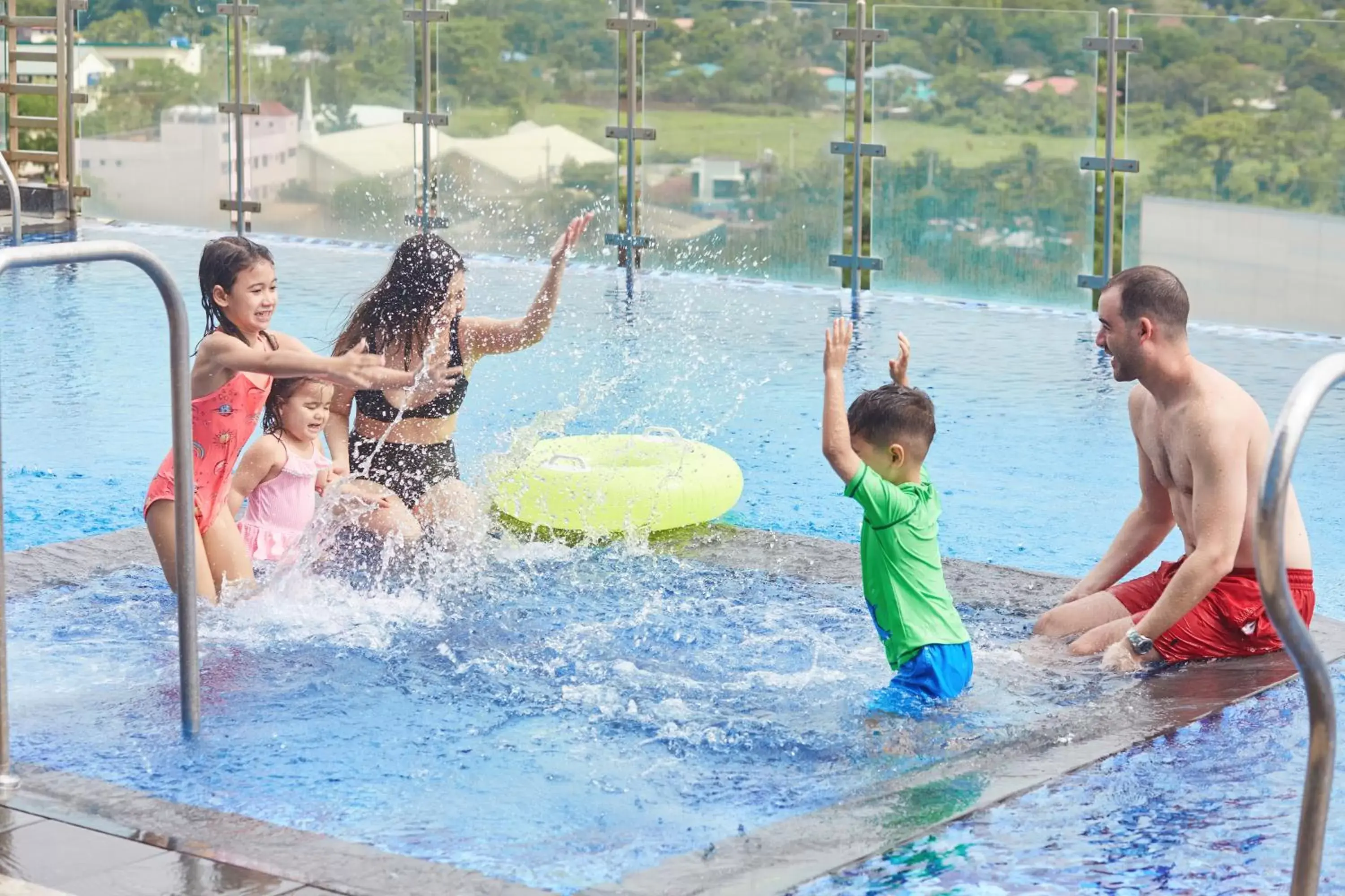 Swimming Pool in Richmonde Hotel Iloilo