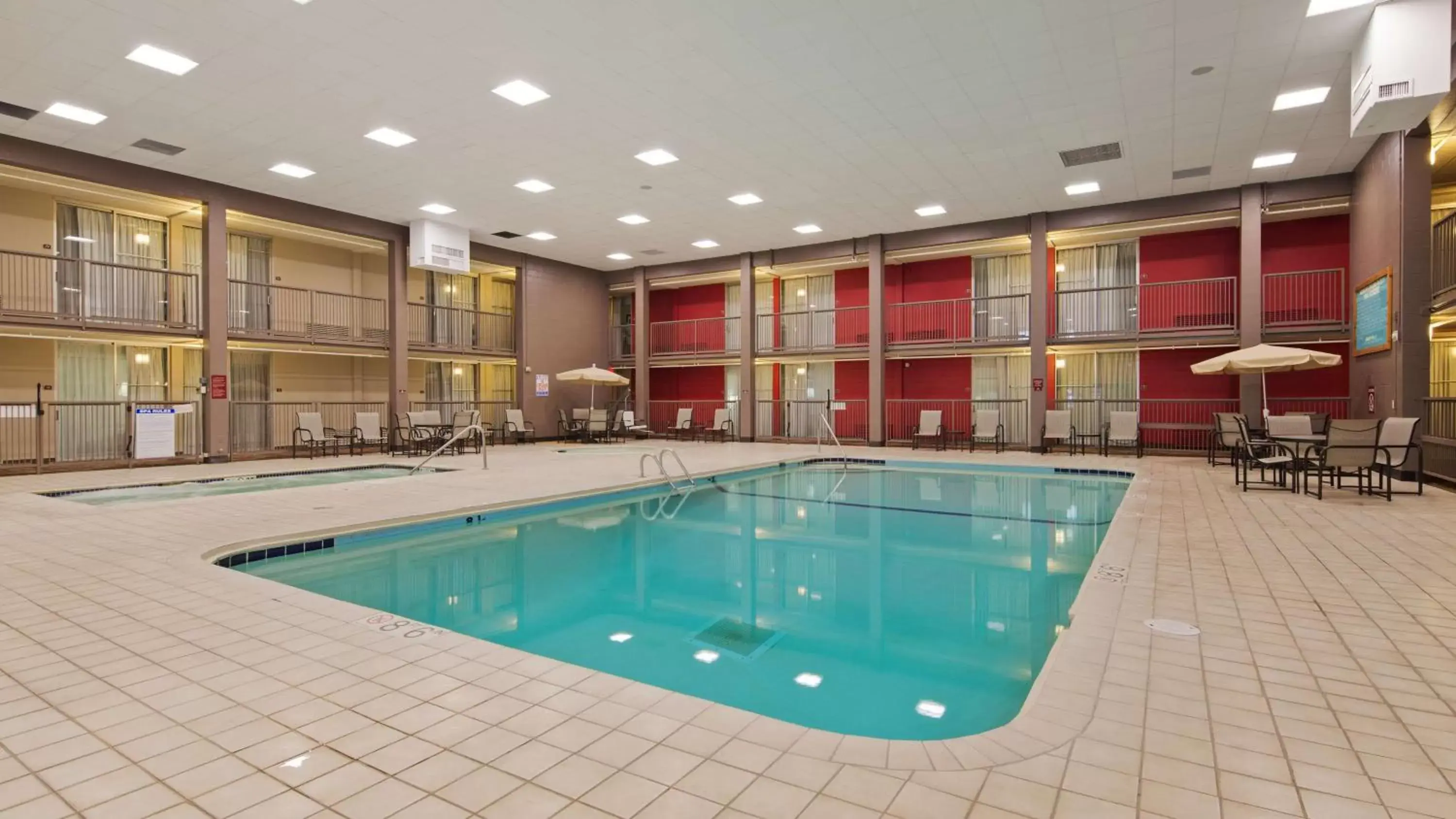 On site, Swimming Pool in Best Western Plus Willmar