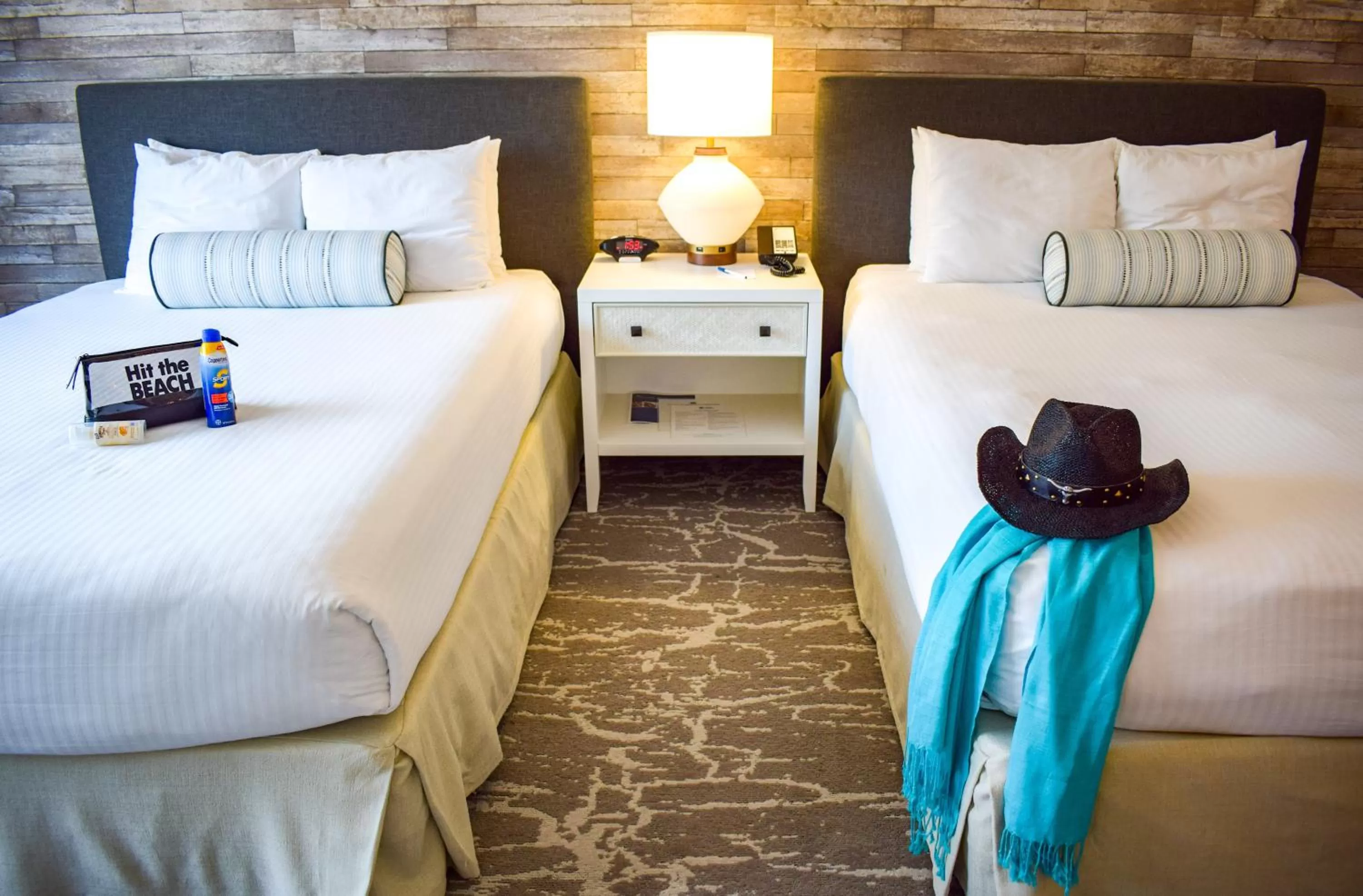 Bedroom, Bed in Beachside Inn