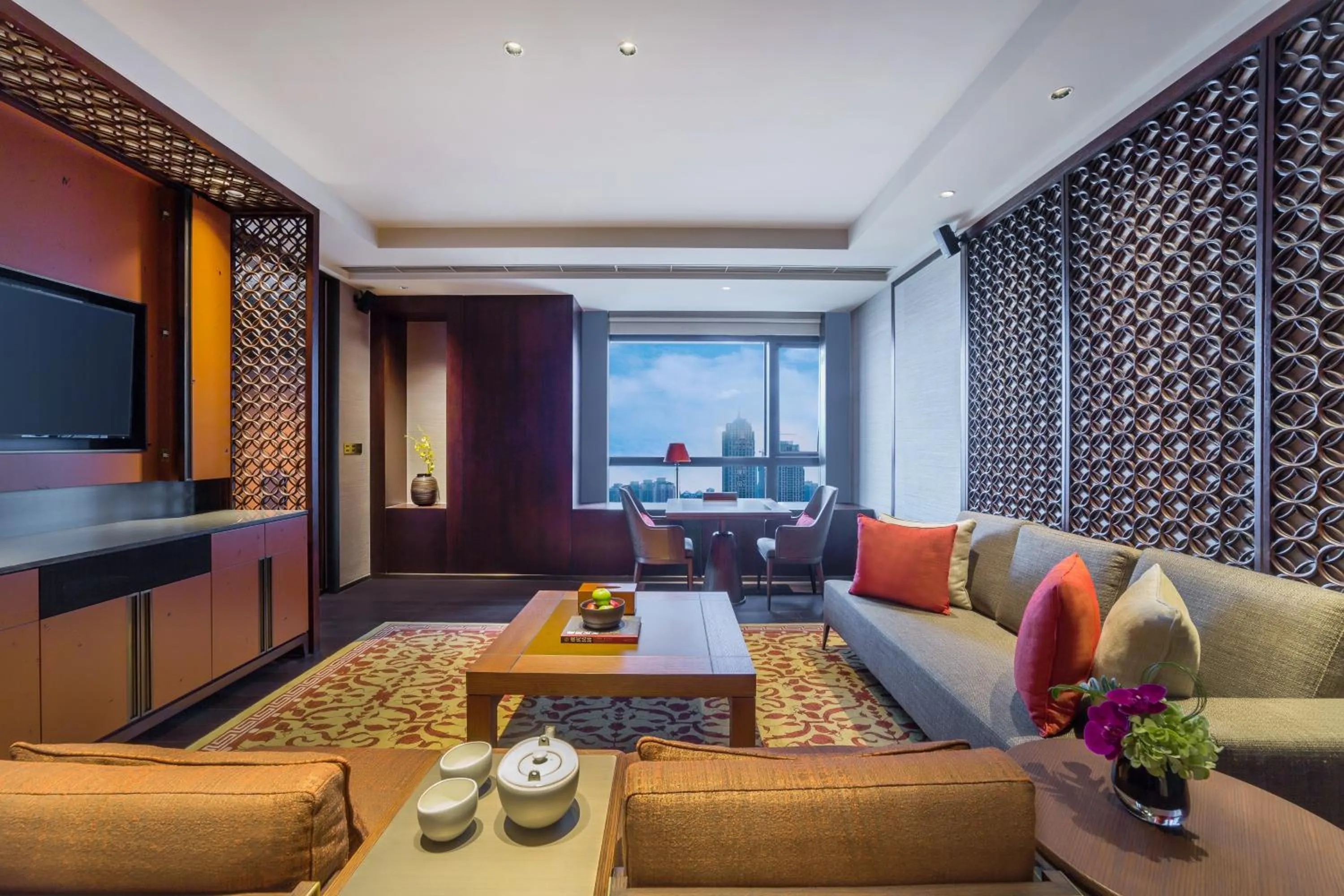 Regent Chongqing - Complimentary 1st round mini bar daily