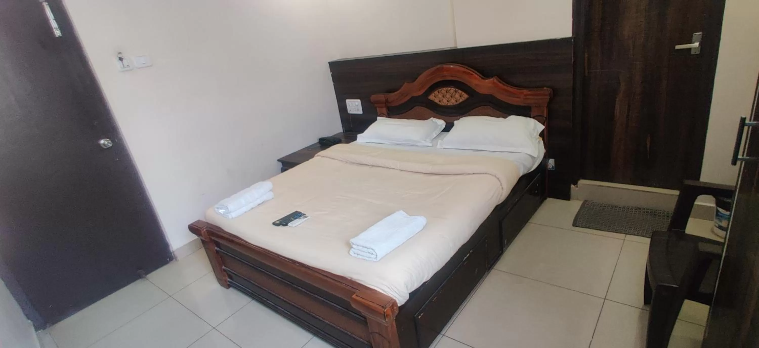 Bedroom, Bed in Venkateshwara Mitra Residency