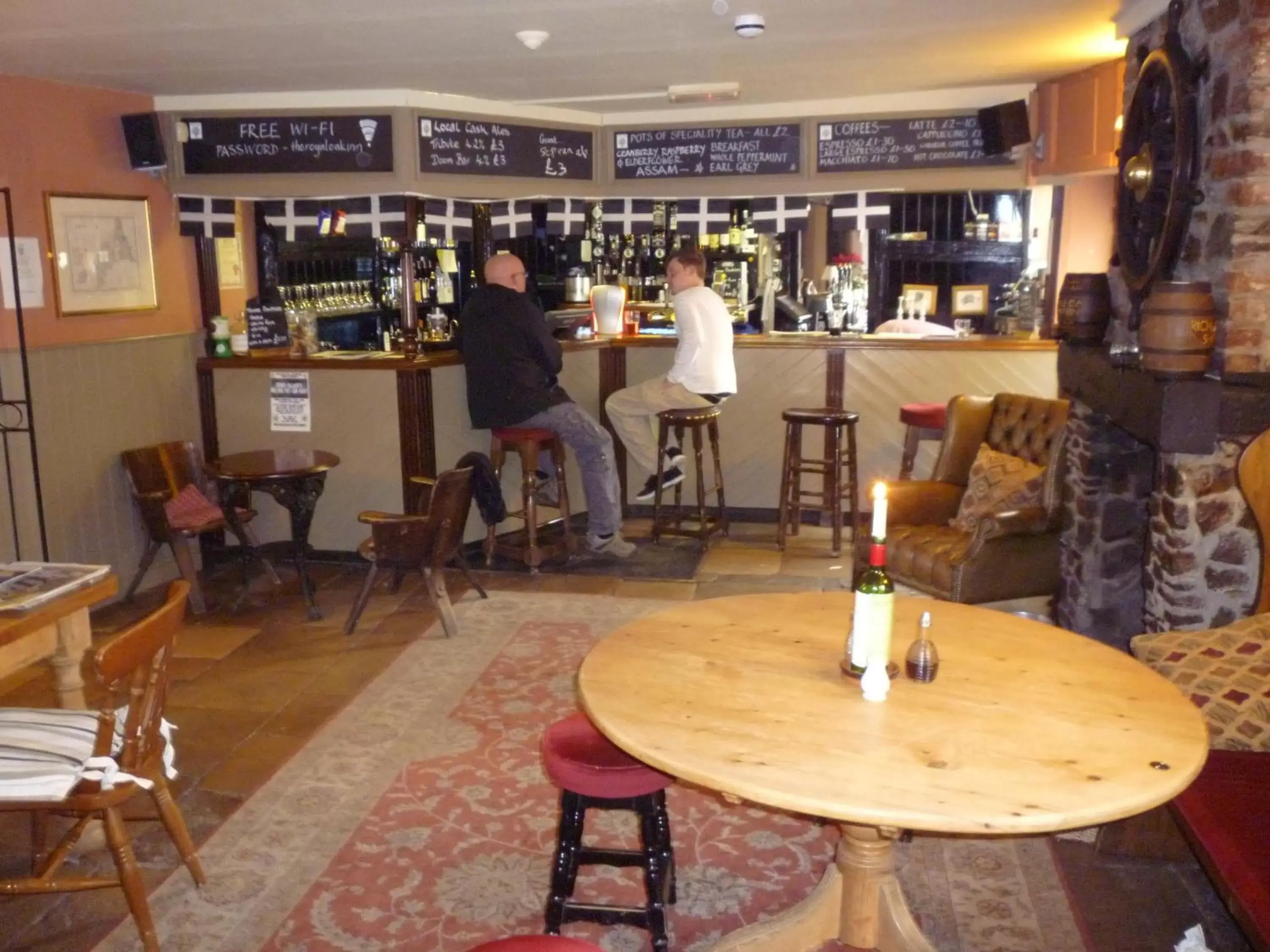 Lounge or bar in Royal Oak Inn Lounge or bar in Royal Oak Inn