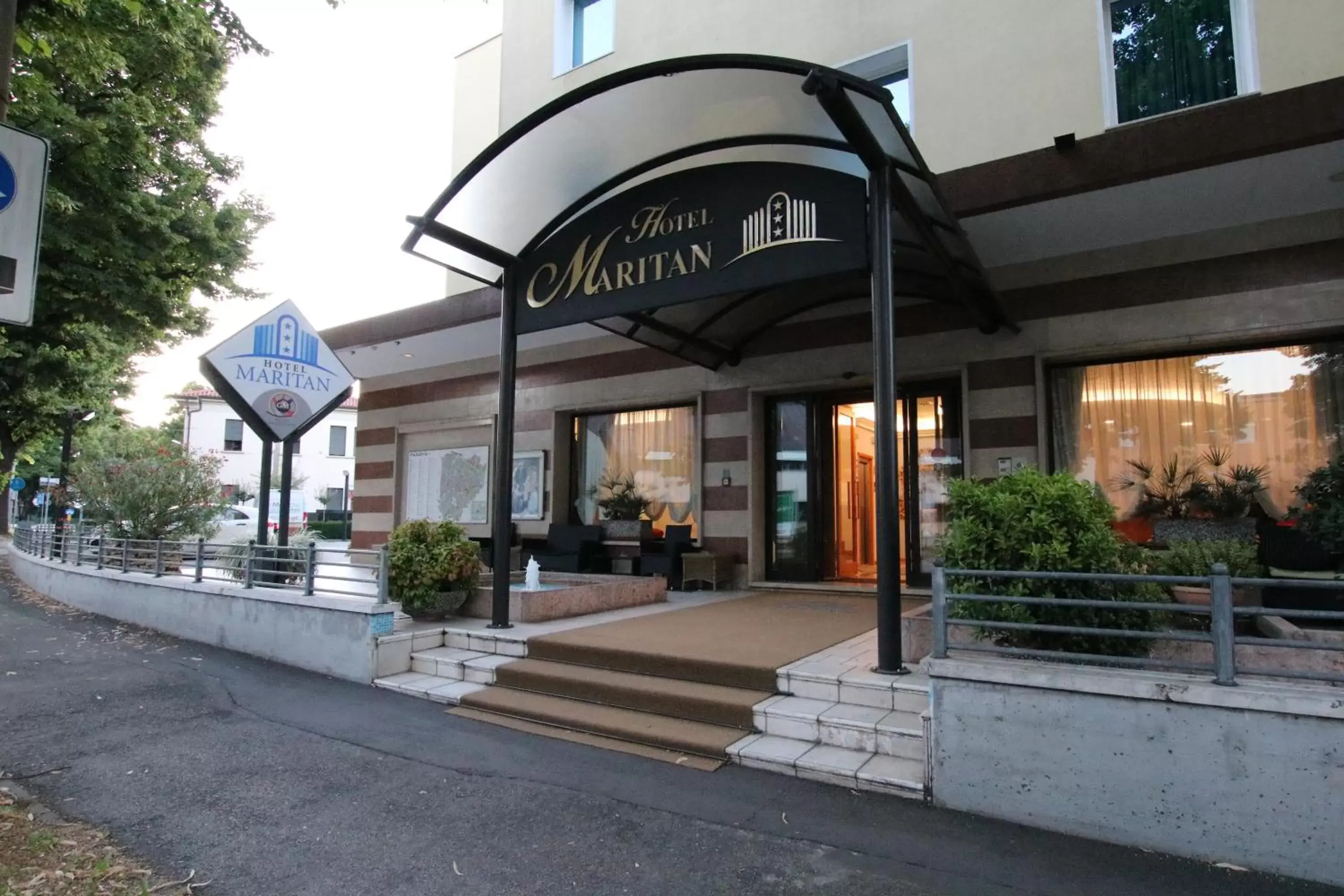 Facade/entrance in Hotel Maritan