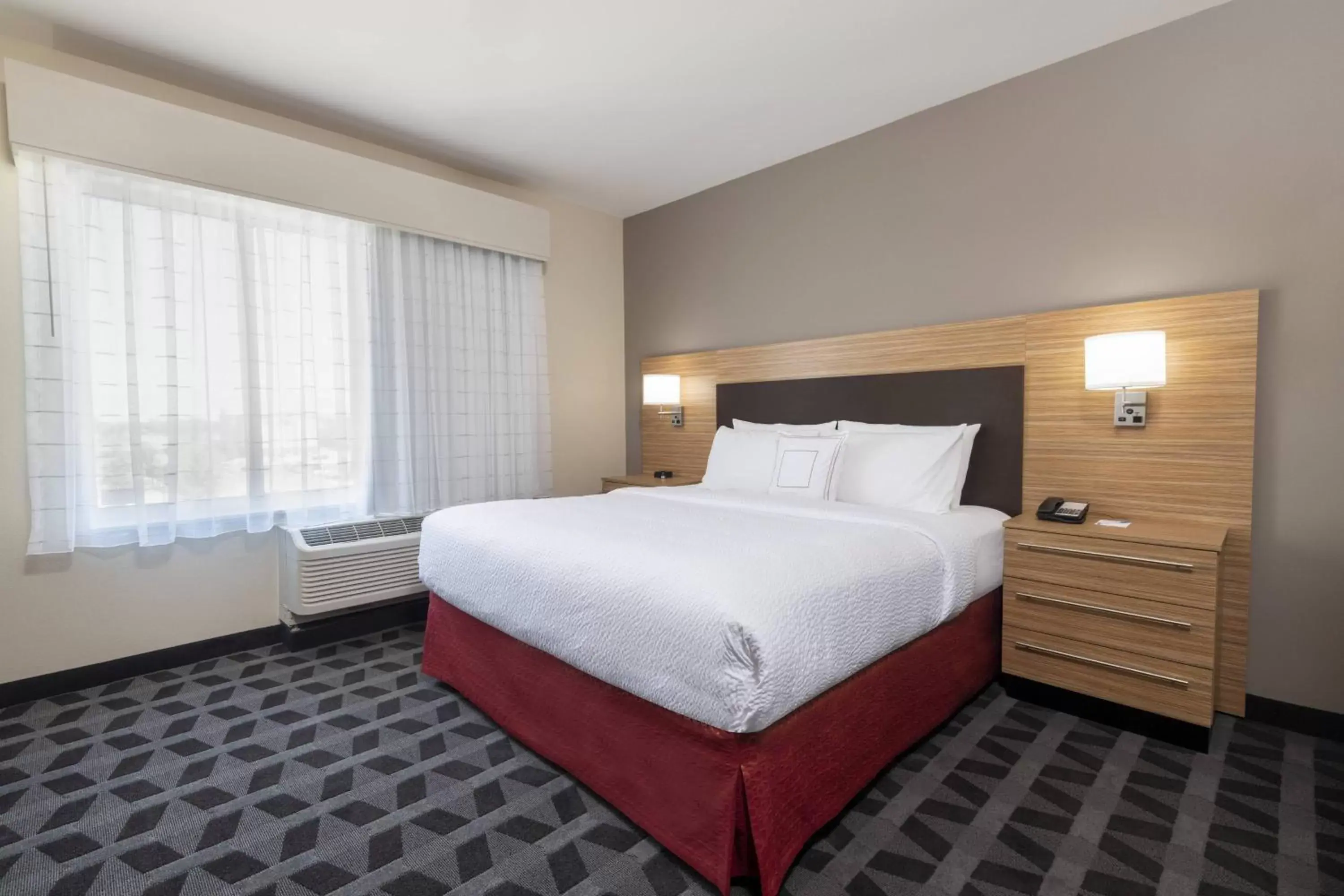 Photo of the whole room, Bed in TownePlace Suites by Marriott St. Louis Edwardsville, IL