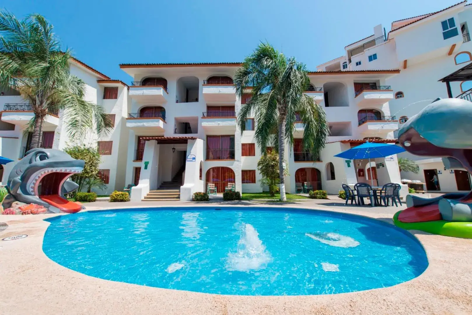 Swimming Pool in Costa Club Punta Arena