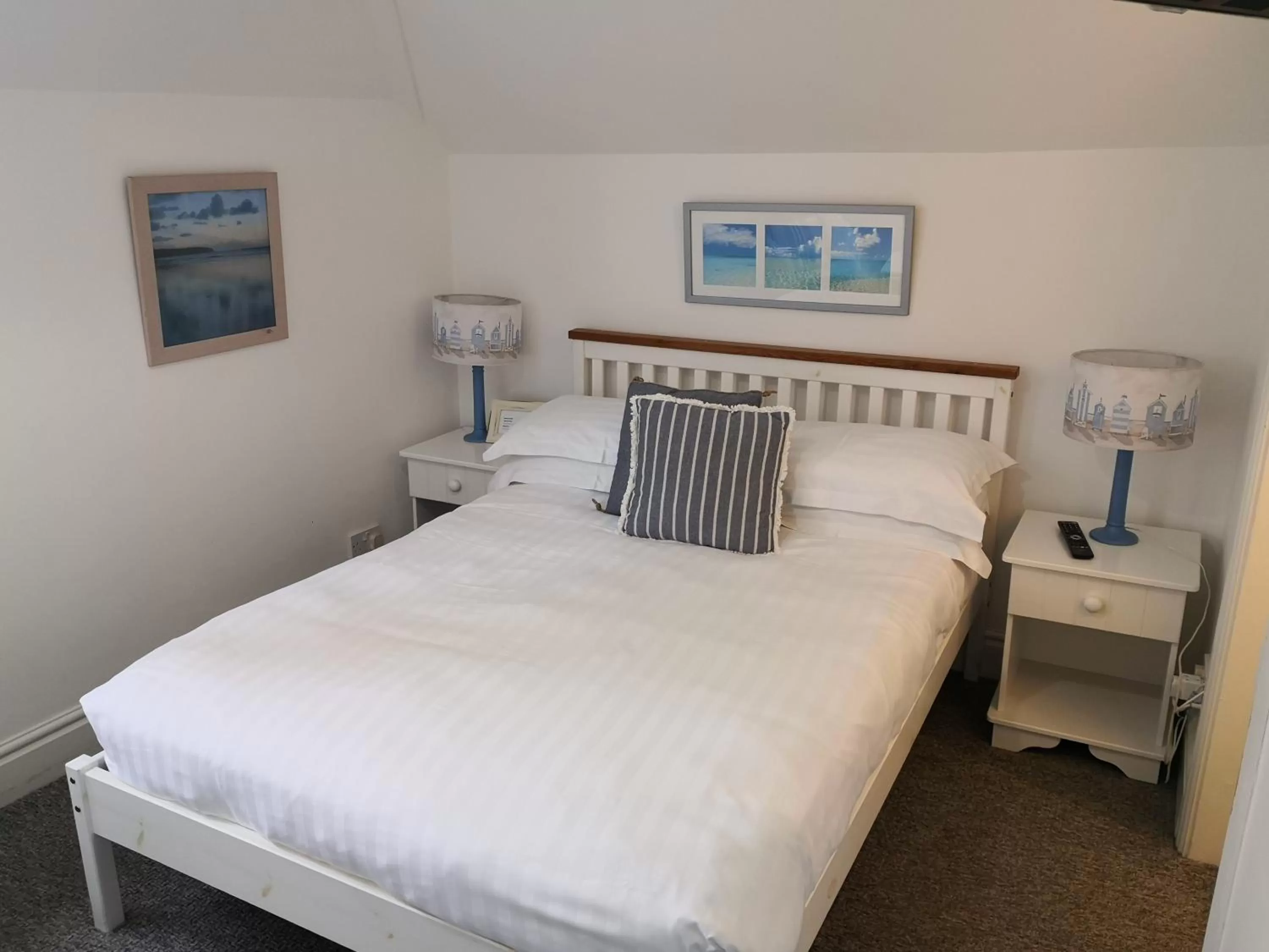 Bed in Sunset Guest House