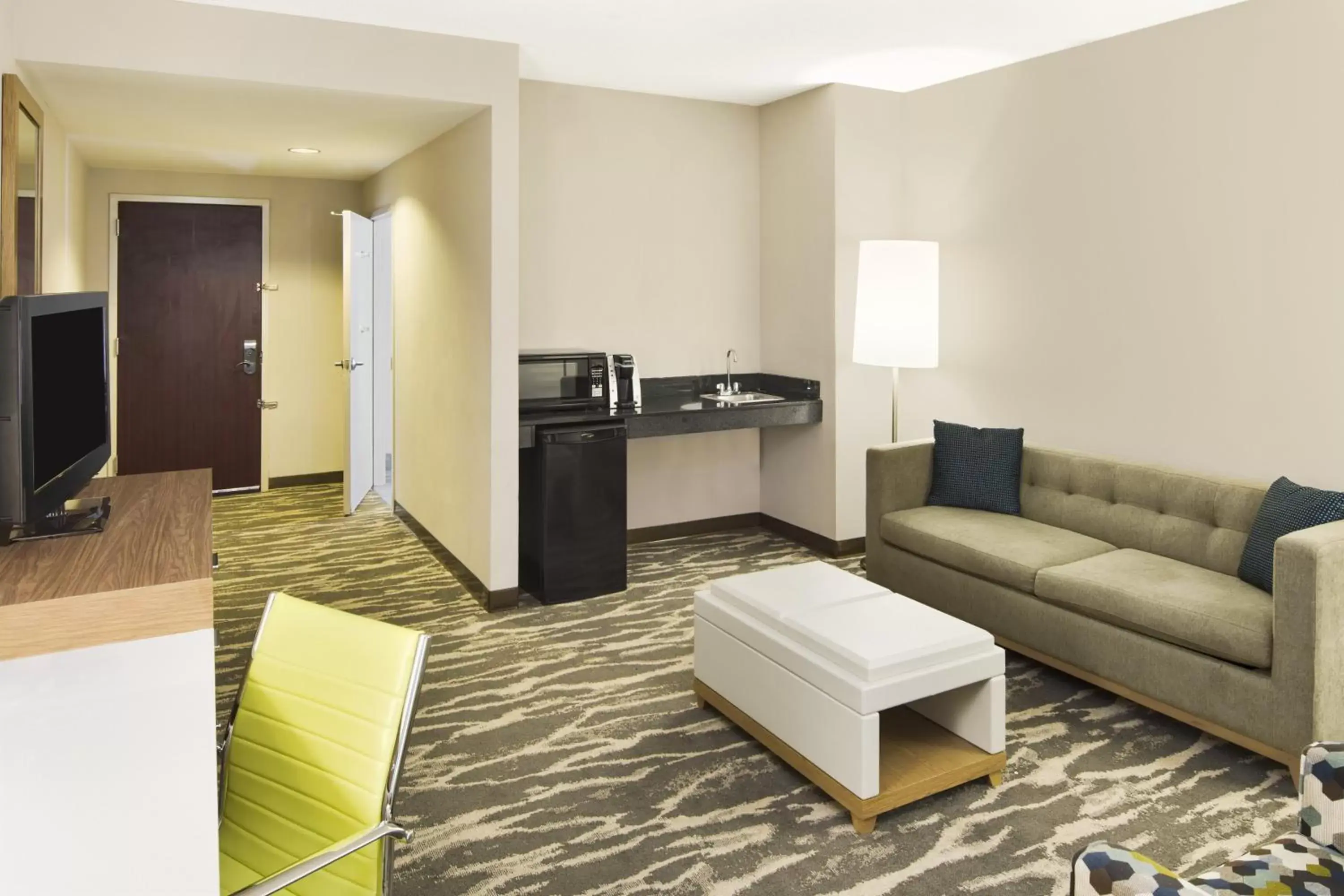 Photo of the whole room, Seating Area in Holiday Inn Augusta West I-20, an IHG Hotel