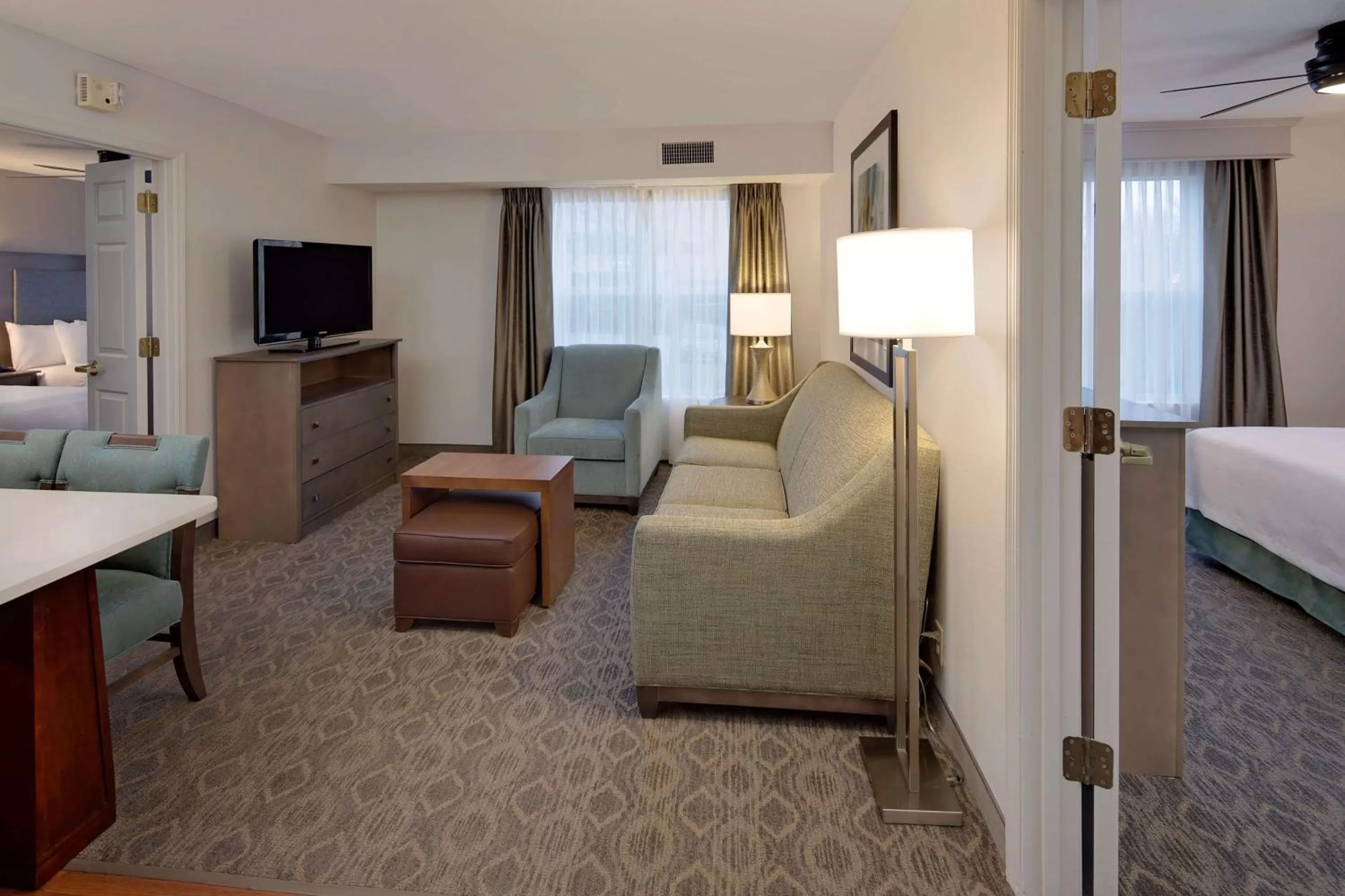 Living room, Bed in Homewood Suites Nashville/Brentwood