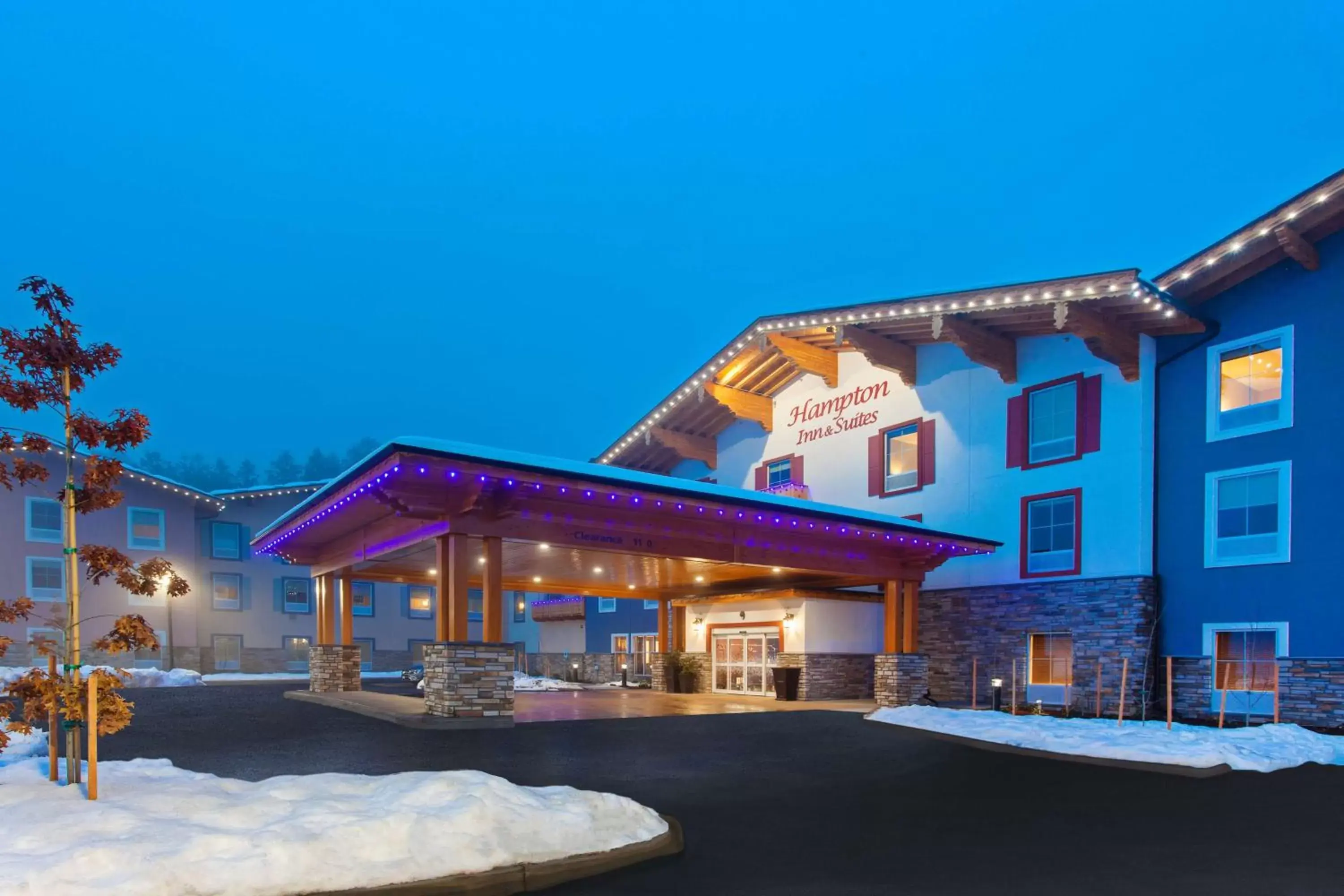 Property building, Winter in Hampton Inn & Suites Leavenworth