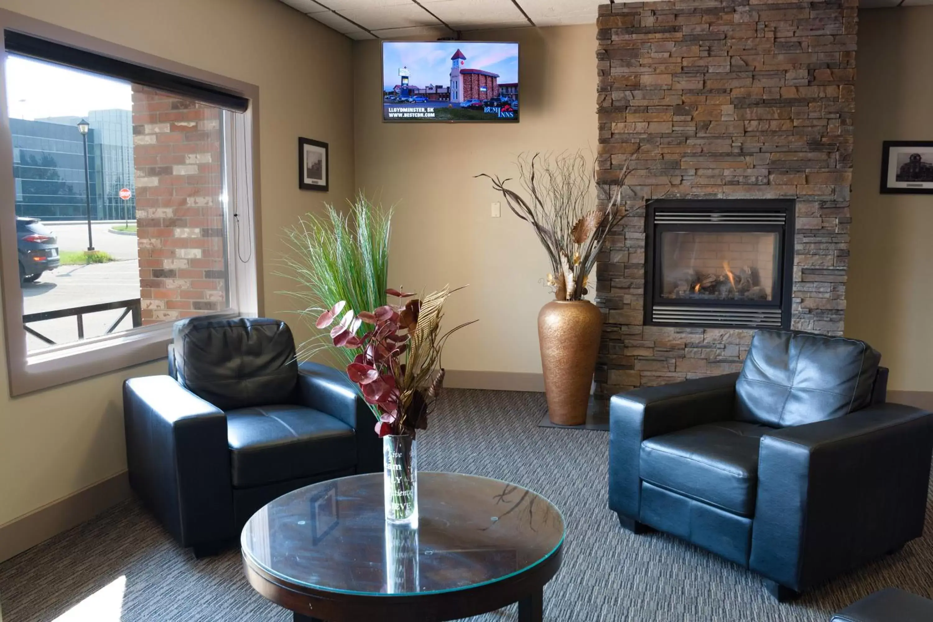 Lobby or reception, Seating Area in BCMInns - Lloydminster