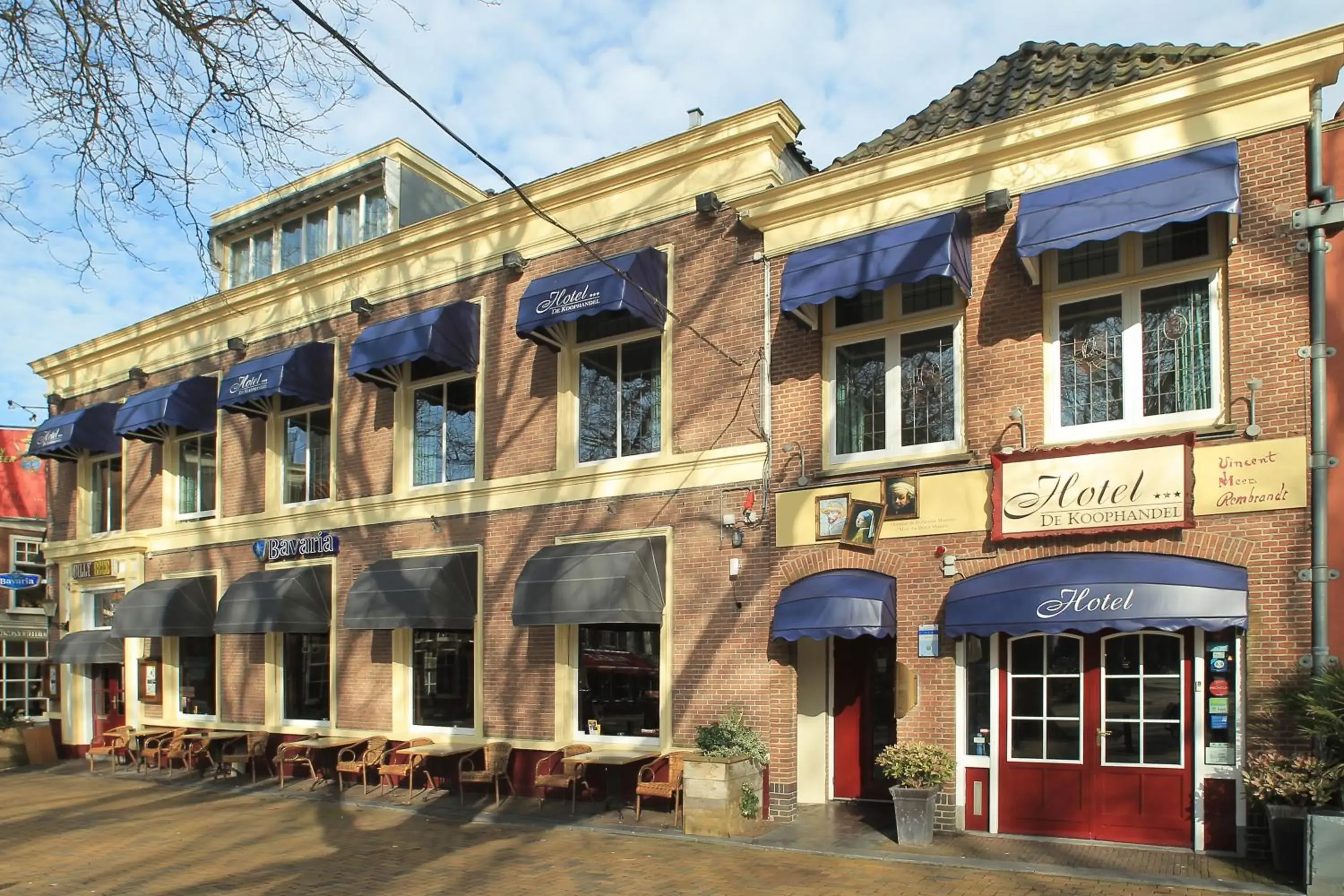 Facade/entrance, Property Building in Hotel de Koophandel